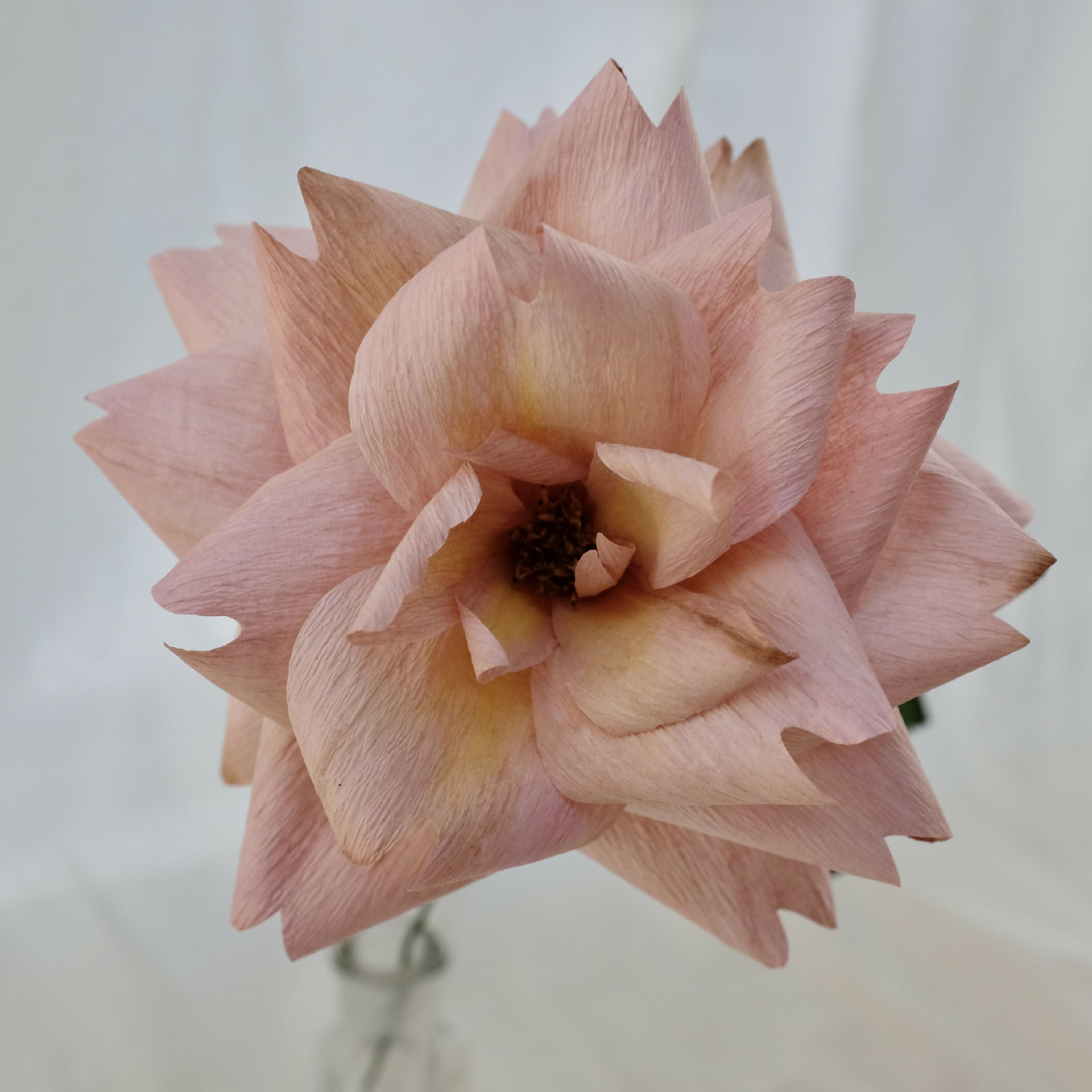 Rose en papier (couleur vieux rose) | EMPREINTES Paris