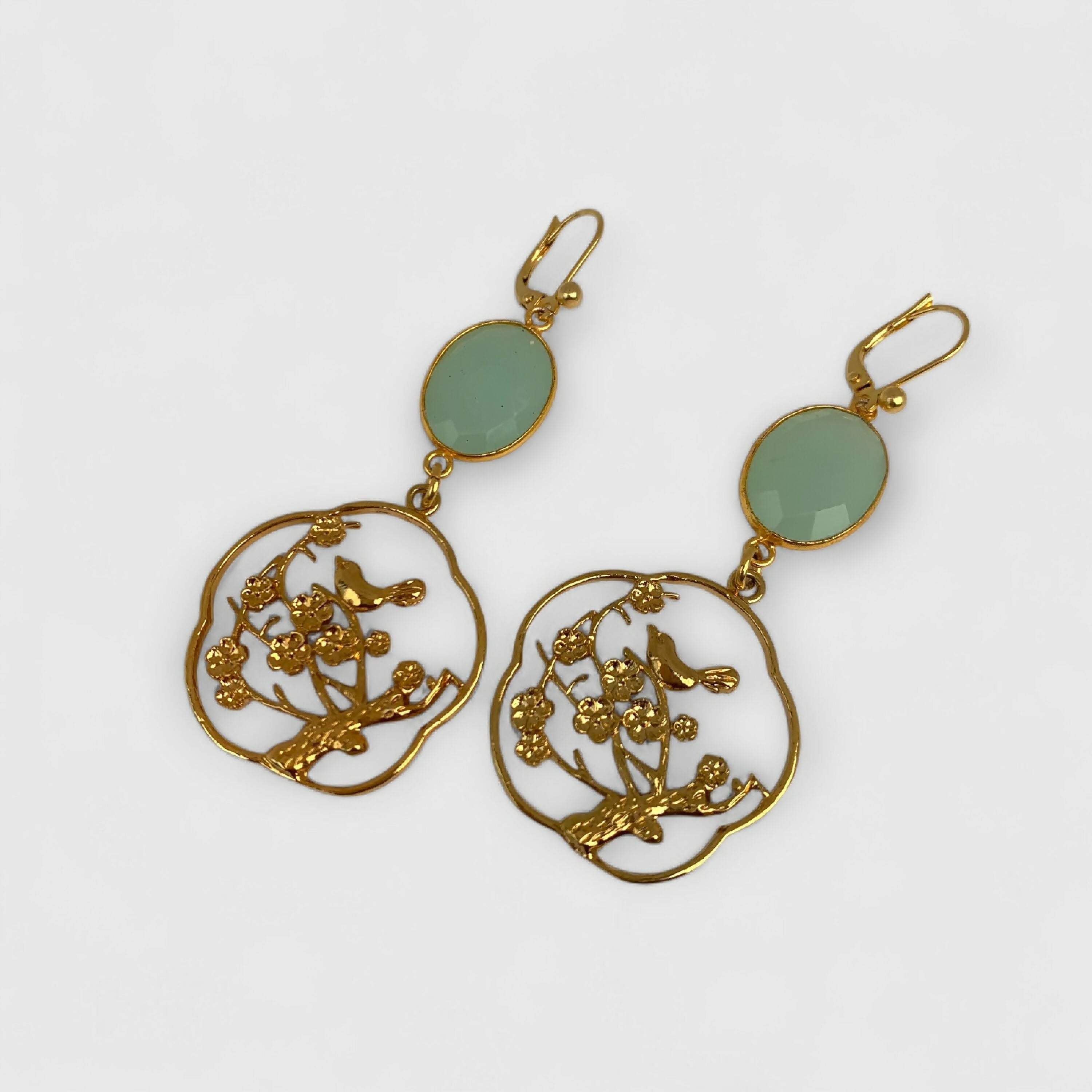 Chrysoprase_doré_oiseau_romantique_astres_magique_vert_bleu_pierres-semi-precieuse_boucles-d-oreilles_bijoux-oreilles_bijoux-femme_cadeaux_fete-des-meres_cadeau-precieux_artisan-createur_made-in-france_hippie-chic_bobo_parisien_boheme-bourgeois_vintage_stephane-dunoyer_fanex-france_cadeau-jeune | EMPREINTES Paris