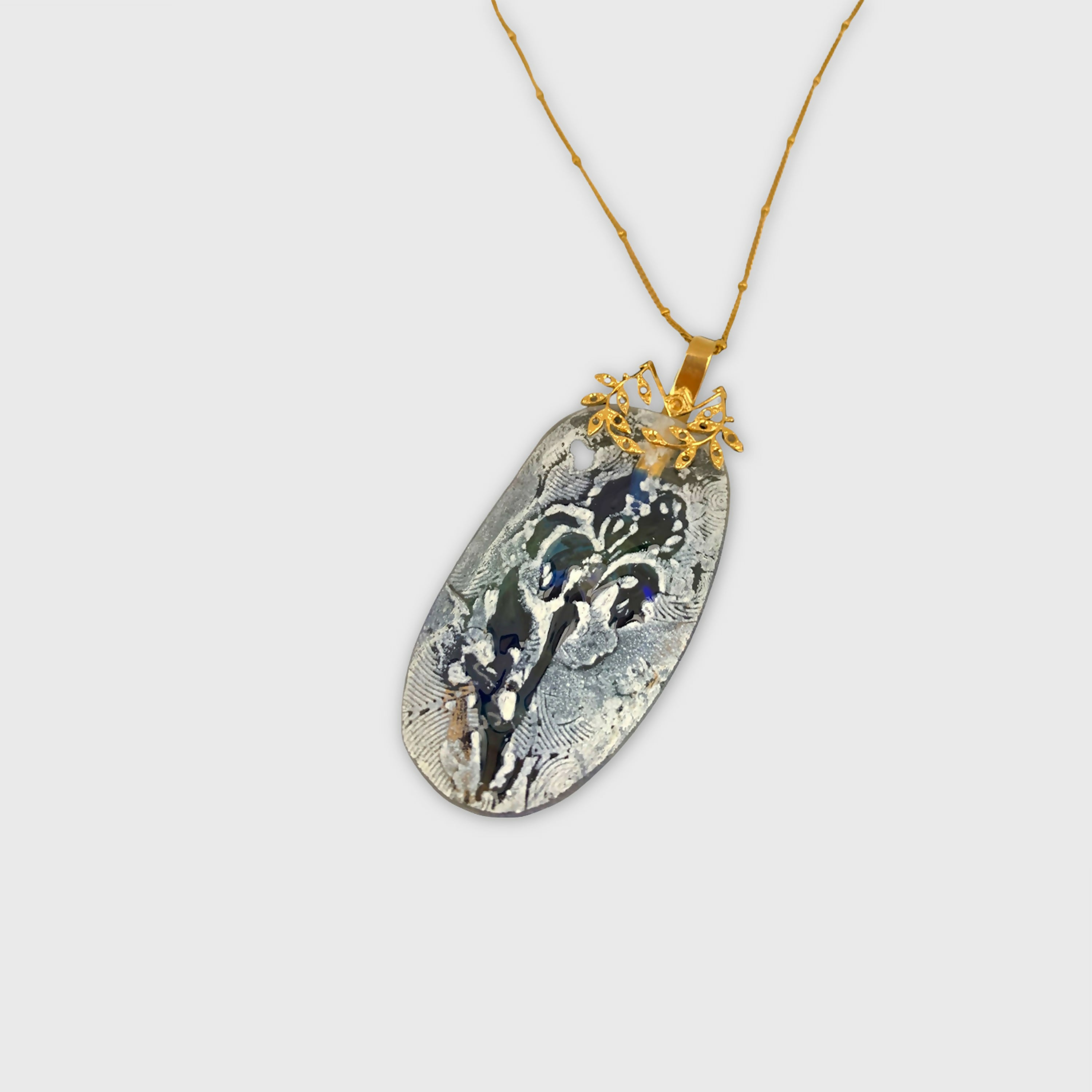 iris, collier bleu, floral, jacinthe, fleur, printanier, collier pour femme, idee cadeau pour elle, saint Valentin, piece unique, bijoux cristal, pate de verre | EMPREINTES Paris