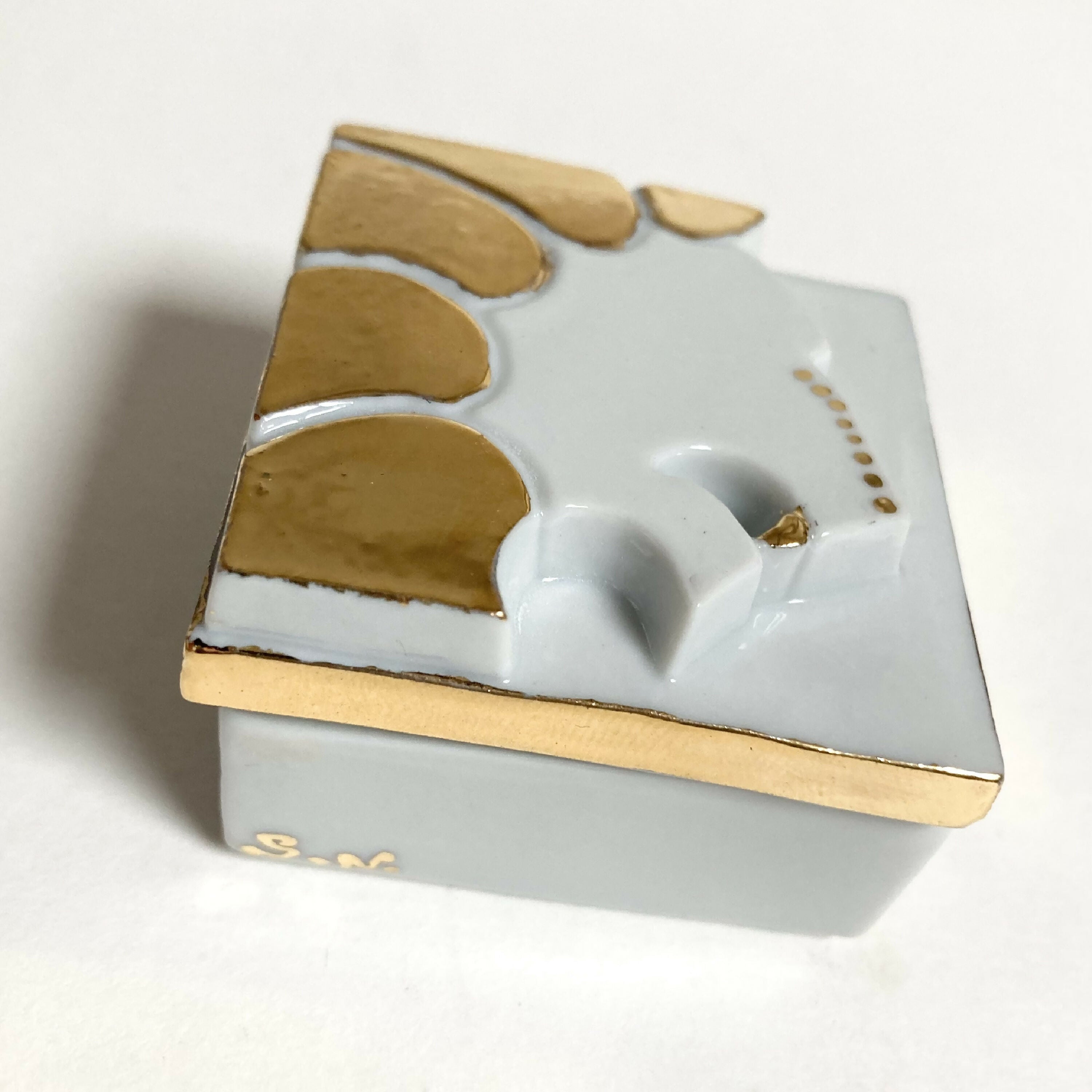 boite_a_bijoux_zodiaque_lion_serge_nicole_porcelaine | EMPREINTES Paris