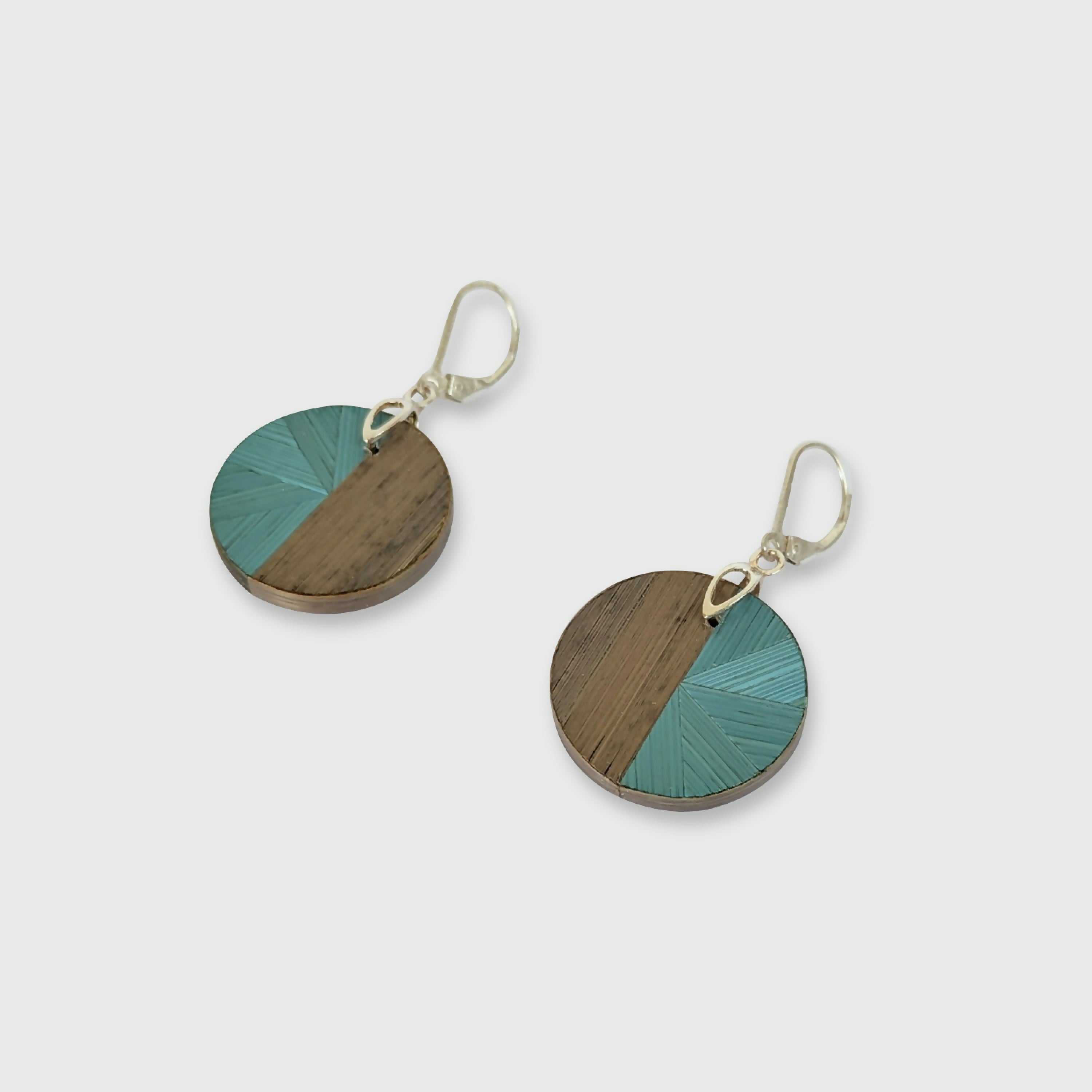 boucles_doreilles_rondes_avec_marqueterie_de_paille_bronze_vieilli_turquoise_crochets_argent_925_jerome_ebenisteri copie | EMPREINTES Paris