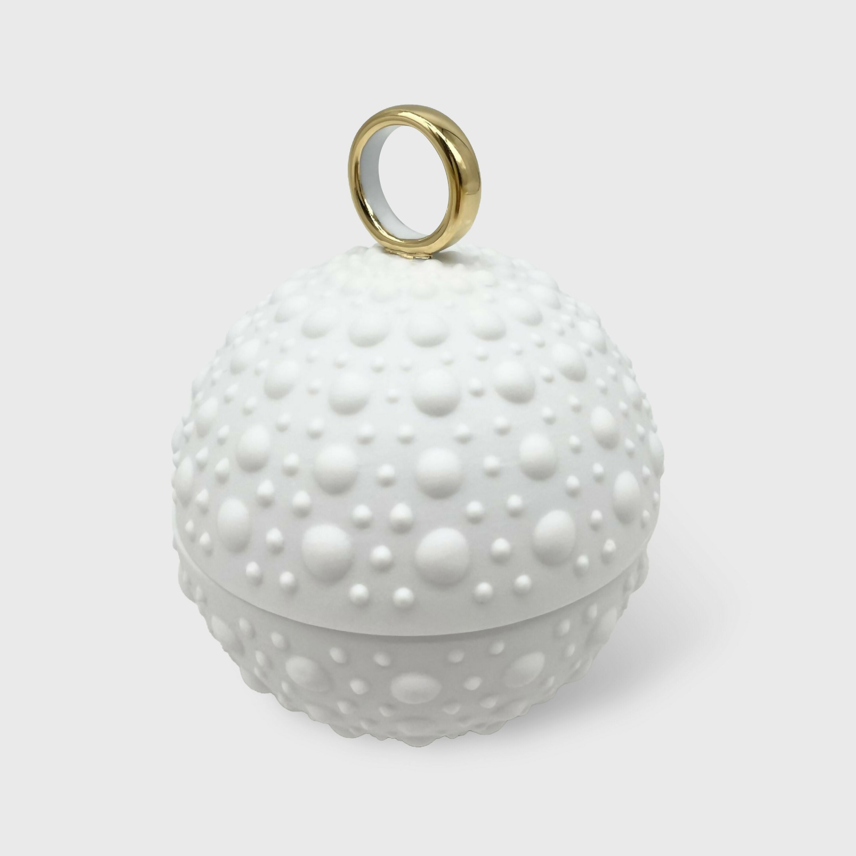 bonbonniere_boule_picots_avec_anneau_en_or_petit_modele_porcelaine_de_limoges_la_seynie copie | EMPREINTES Paris
