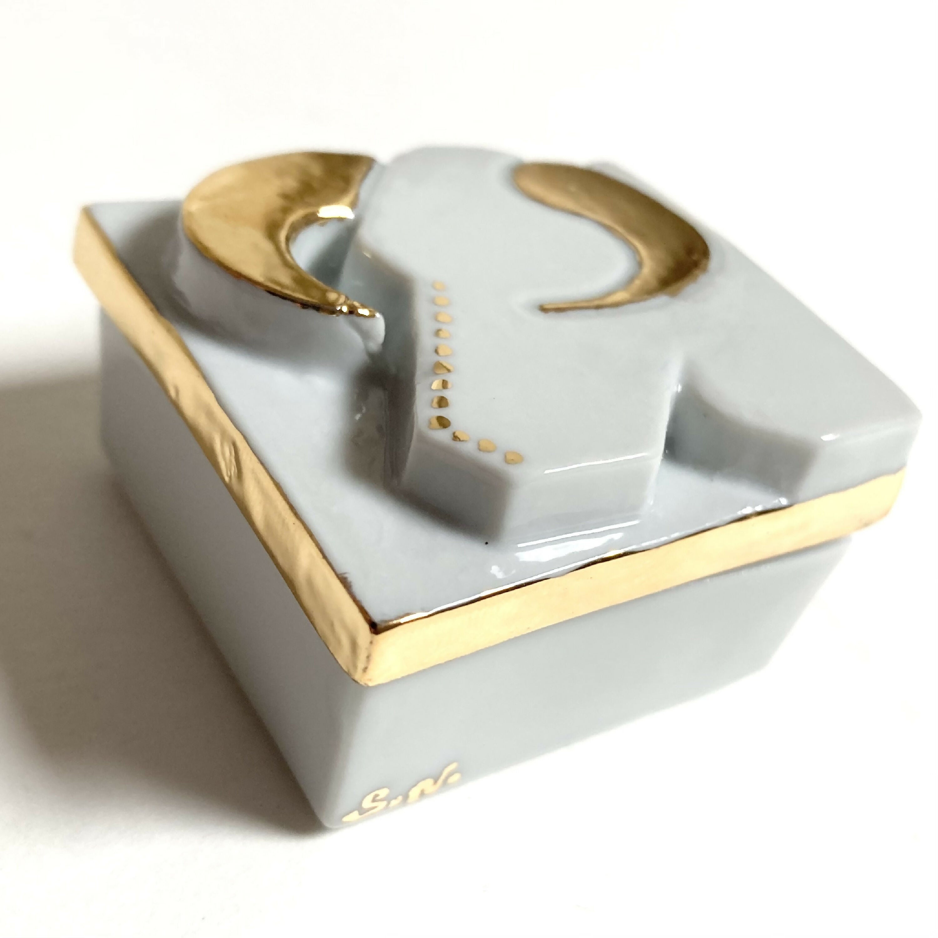 boite_a_bijoux_zodiaque_taureau_serge_nicole_porcelaine | EMPREINTES Paris
