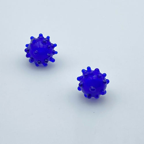 boucles_doreilles_puces_en_verre_bleu_cobalt_lathoumetie_helene copie | EMPREINTES Paris - EMPREINTES Paris
