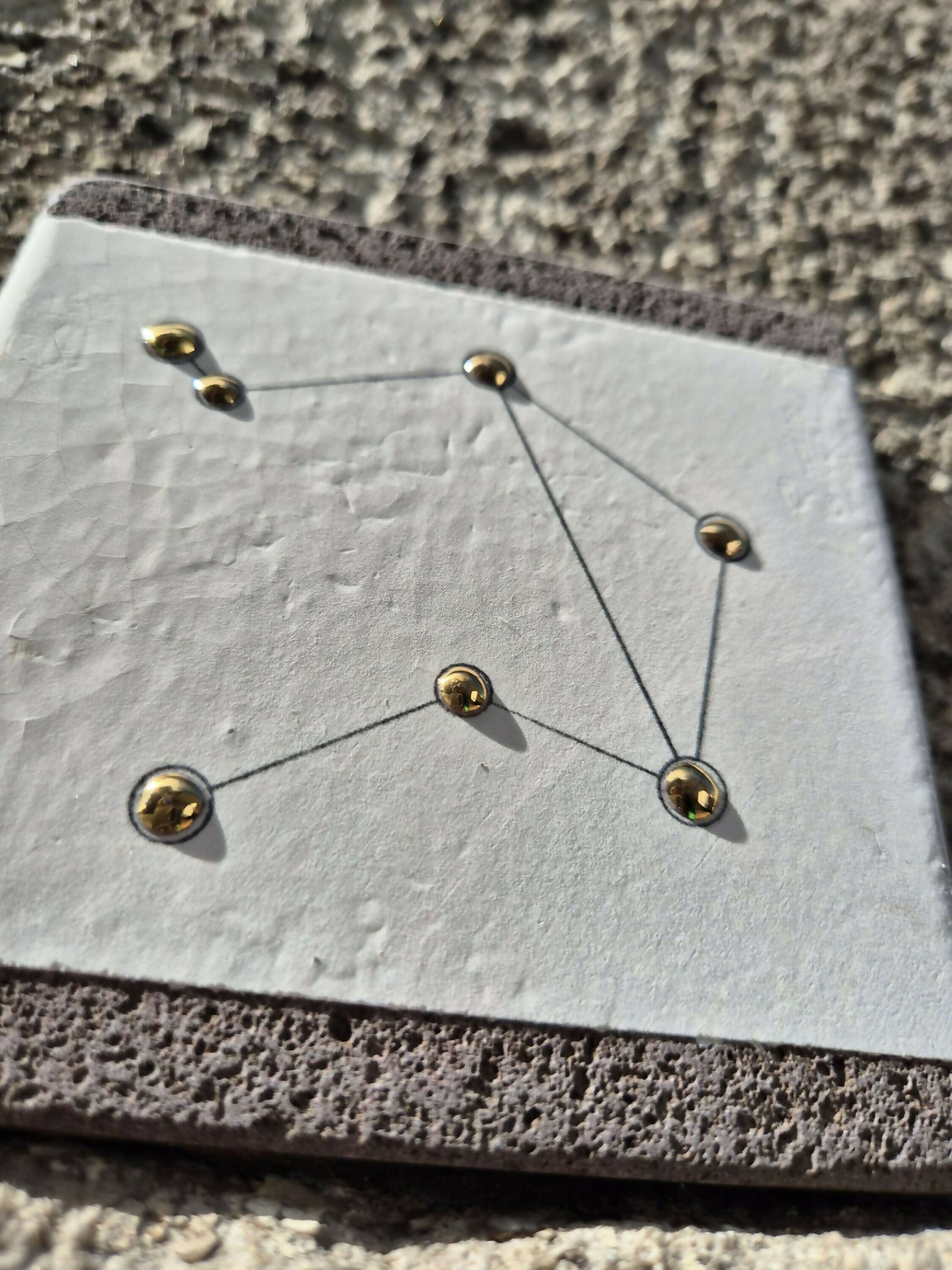 carre_de_pierre_de_lave_emaillee_constellation_de_la_balance_les_emaux_de_marie copie | EMPREINTES Paris