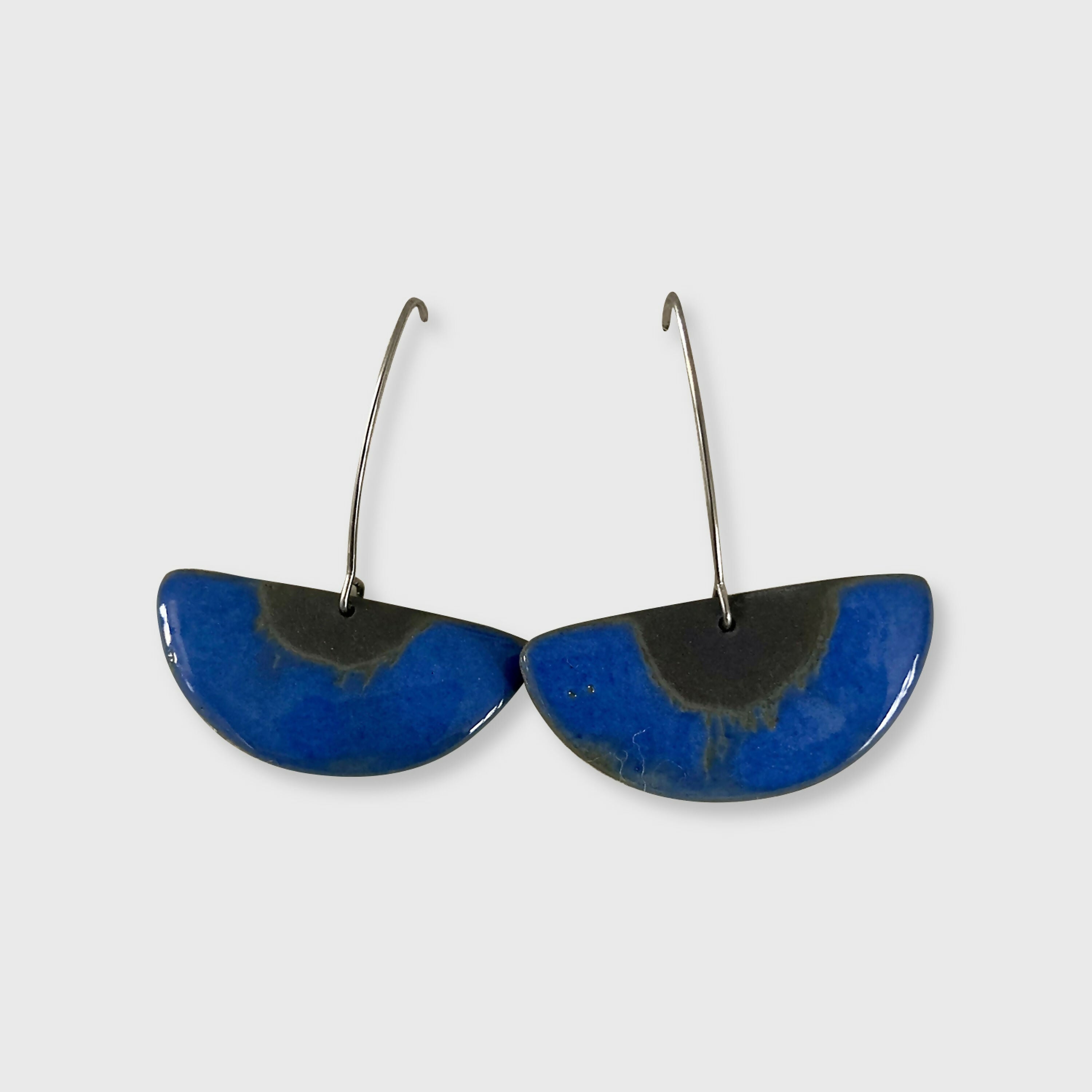 boucles_doreilles_demi_lunes_bleues_laure_neumann copie | EMPREINTES Paris