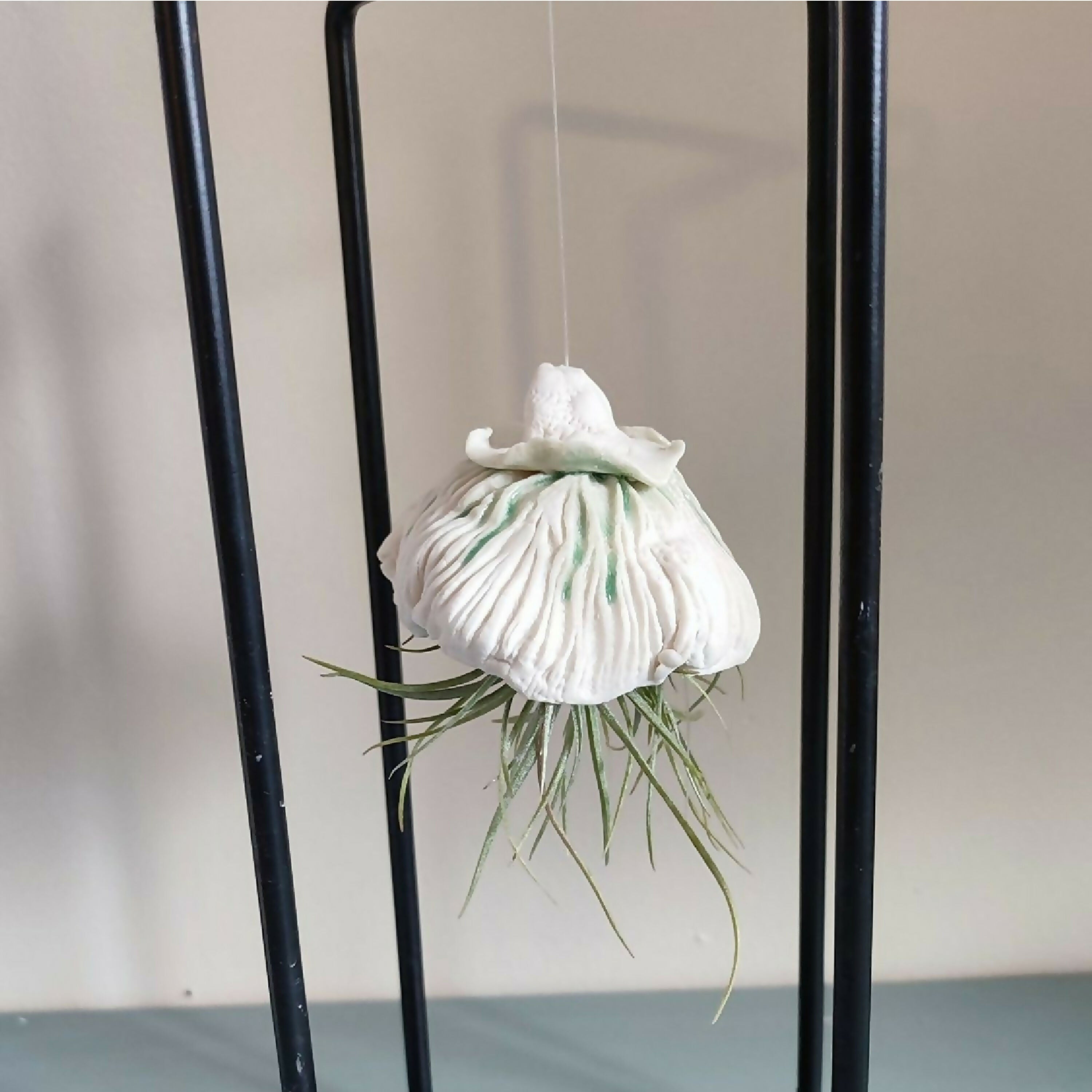 sculpture_meduse_et_tillandsia_onirique_et_poetique_sophie_luline_ceramiste copie | EMPREINTES Paris