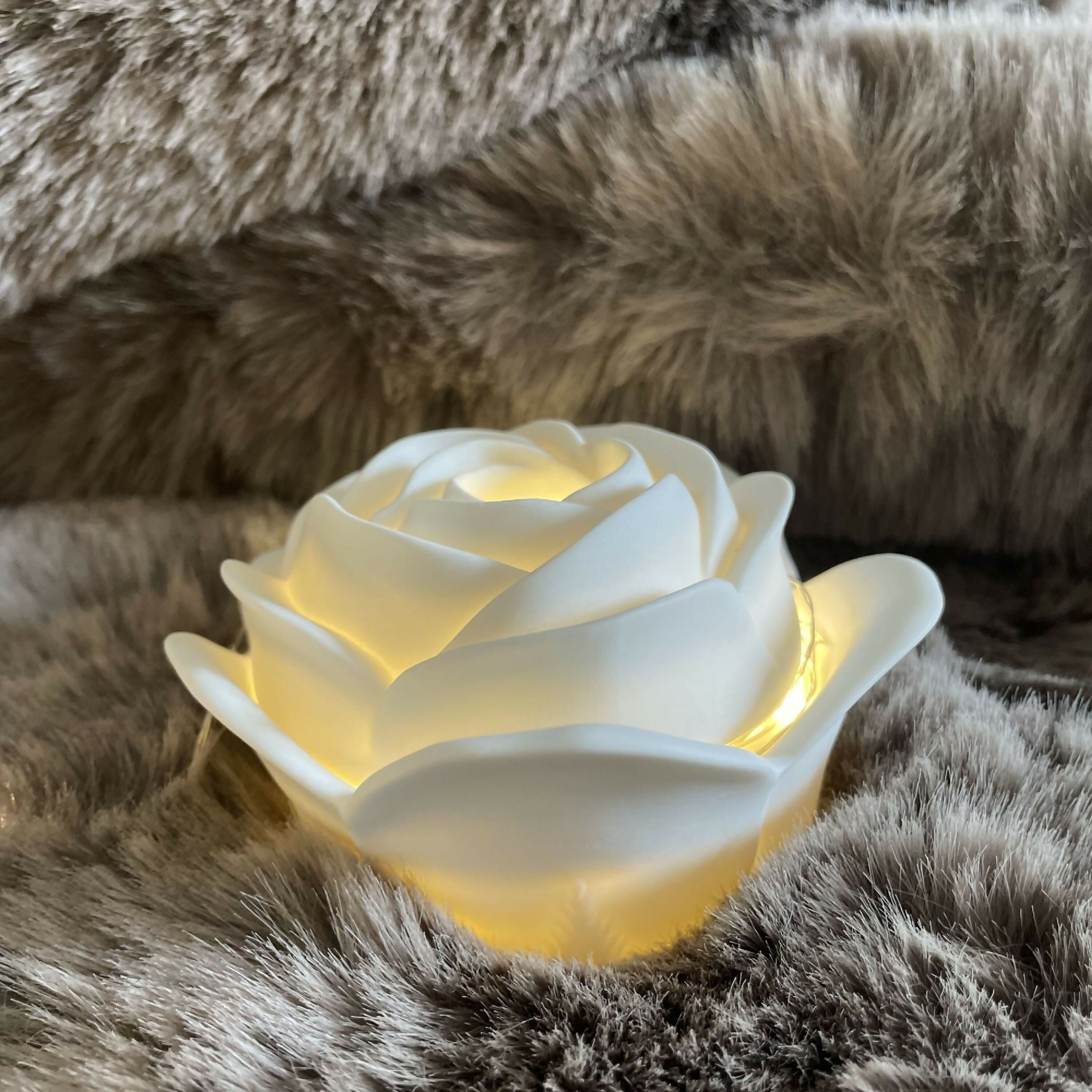 photophore_rose_petit_modele_porcelaine_de_limoges_la_seynie copie | EMPREINTES Paris