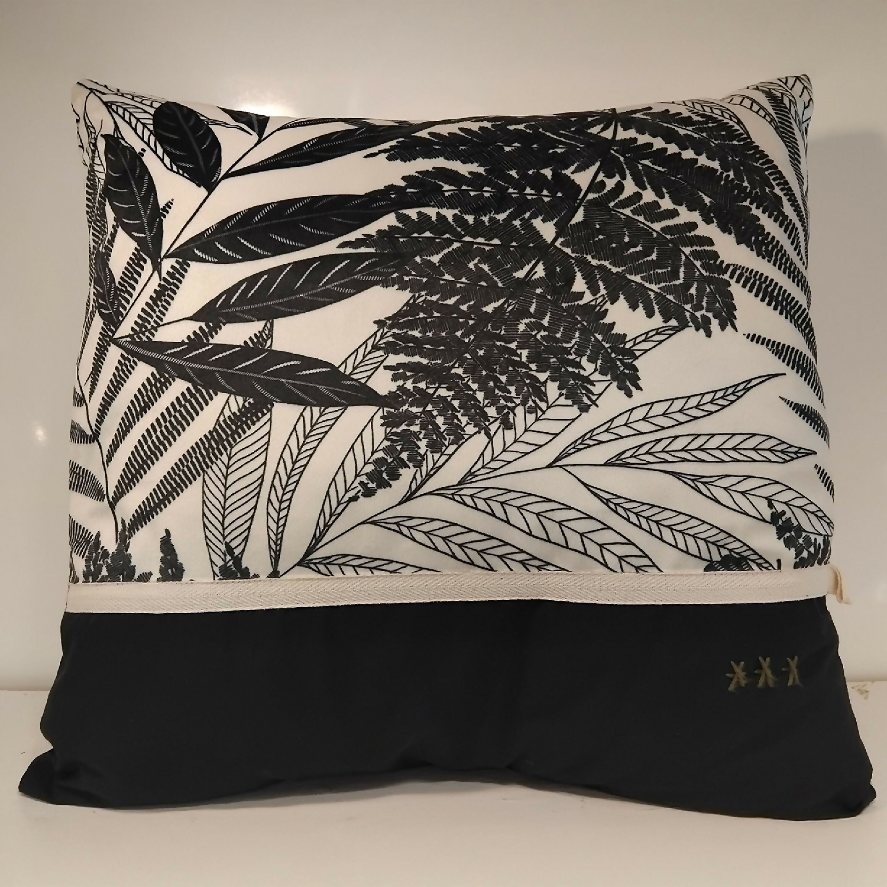 Coussin Sous-bois carré | EMPREINTES Paris