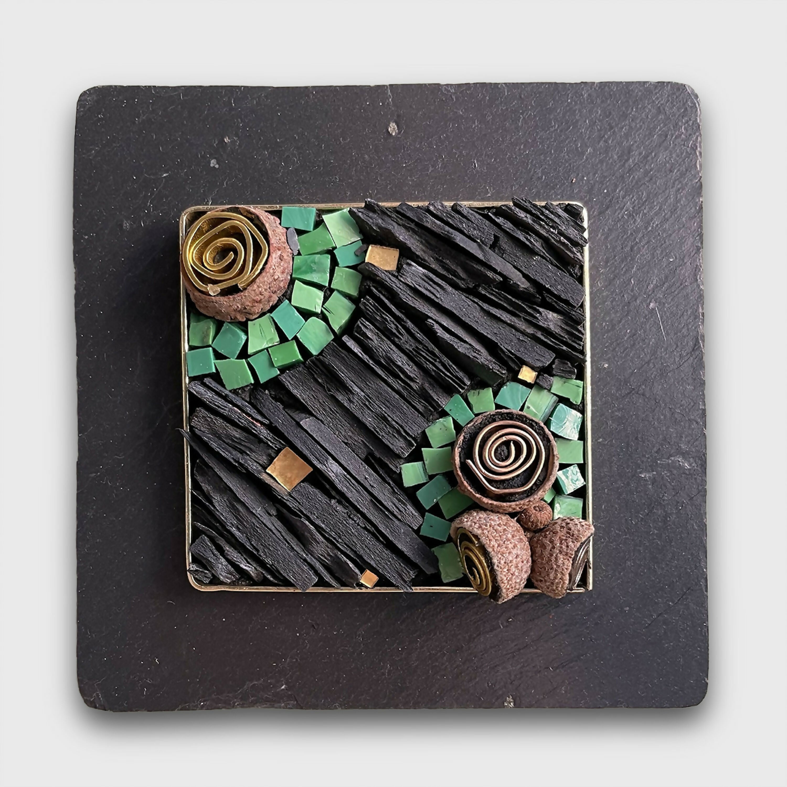 tableau_mini_en_mosaique_vert_ardoise_cupules_musea_mosaique copie | EMPREINTES Paris
