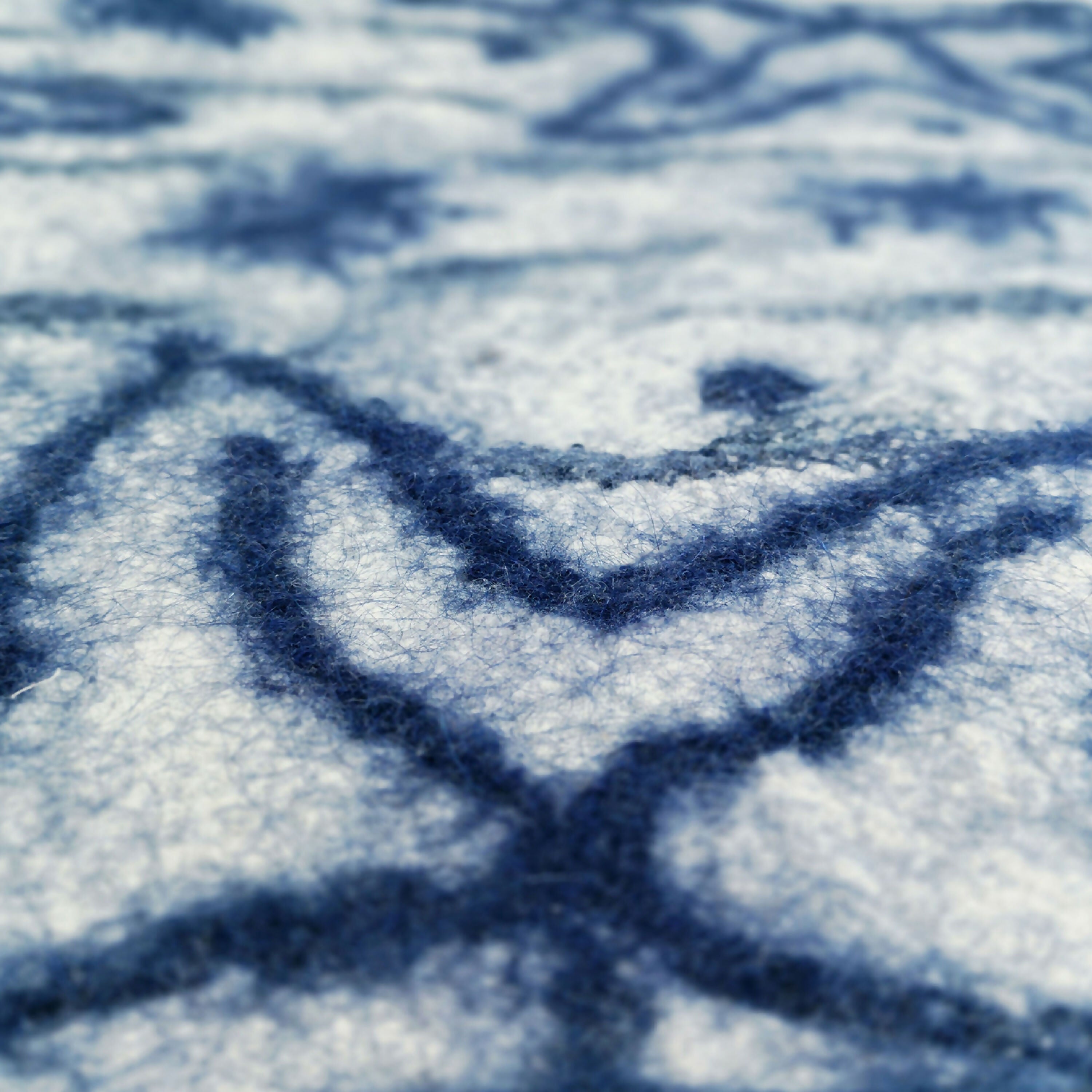 petit_tapis_en_feutre_de_laine_decor_etoiles_de_mer_atelier_lanzetta copie | EMPREINTES Paris