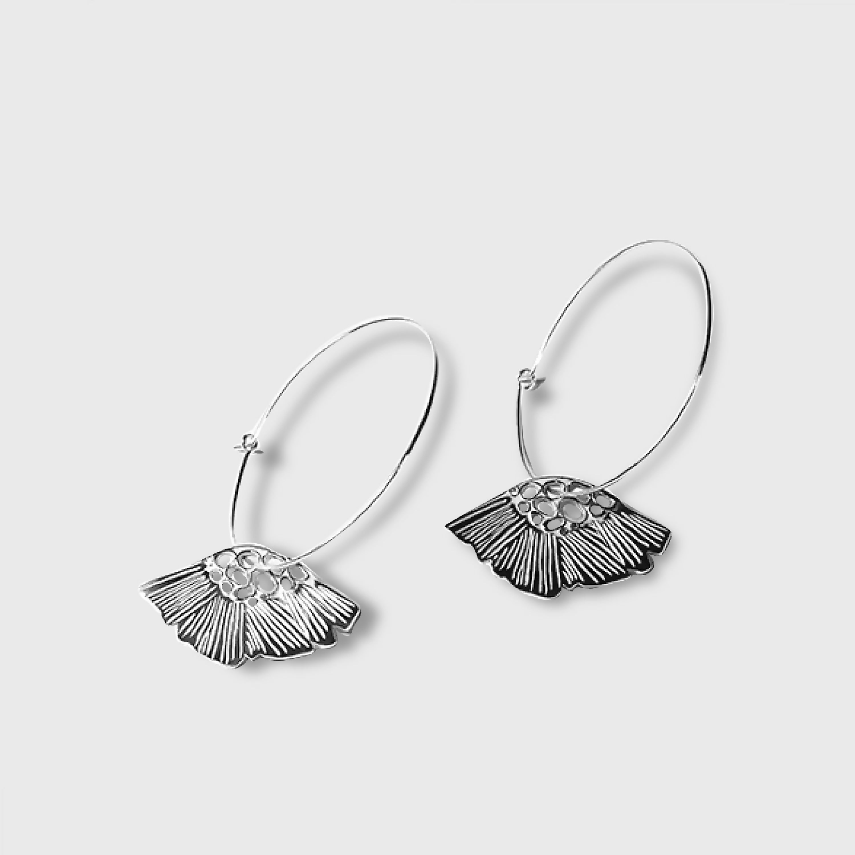 Créoles en argent massif recyclé aux motifs floraux | EMPREINTES Paris