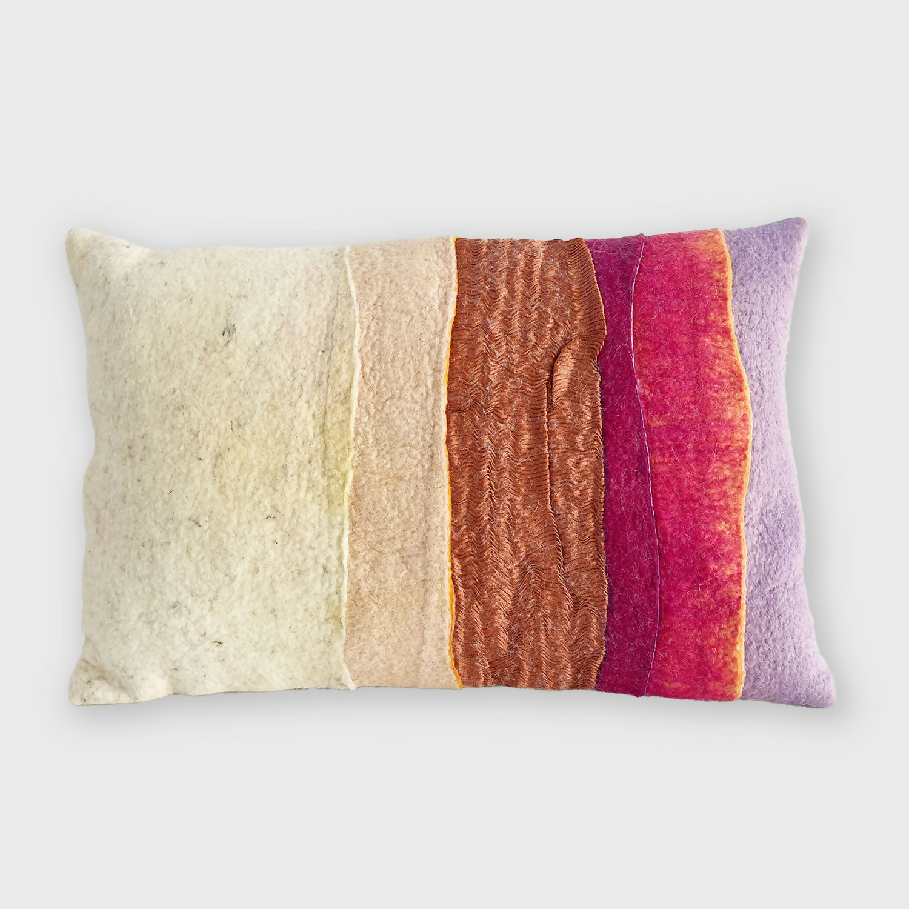 coussin_collection_strates_roses_viii_accords_feutres copie | EMPREINTES Paris