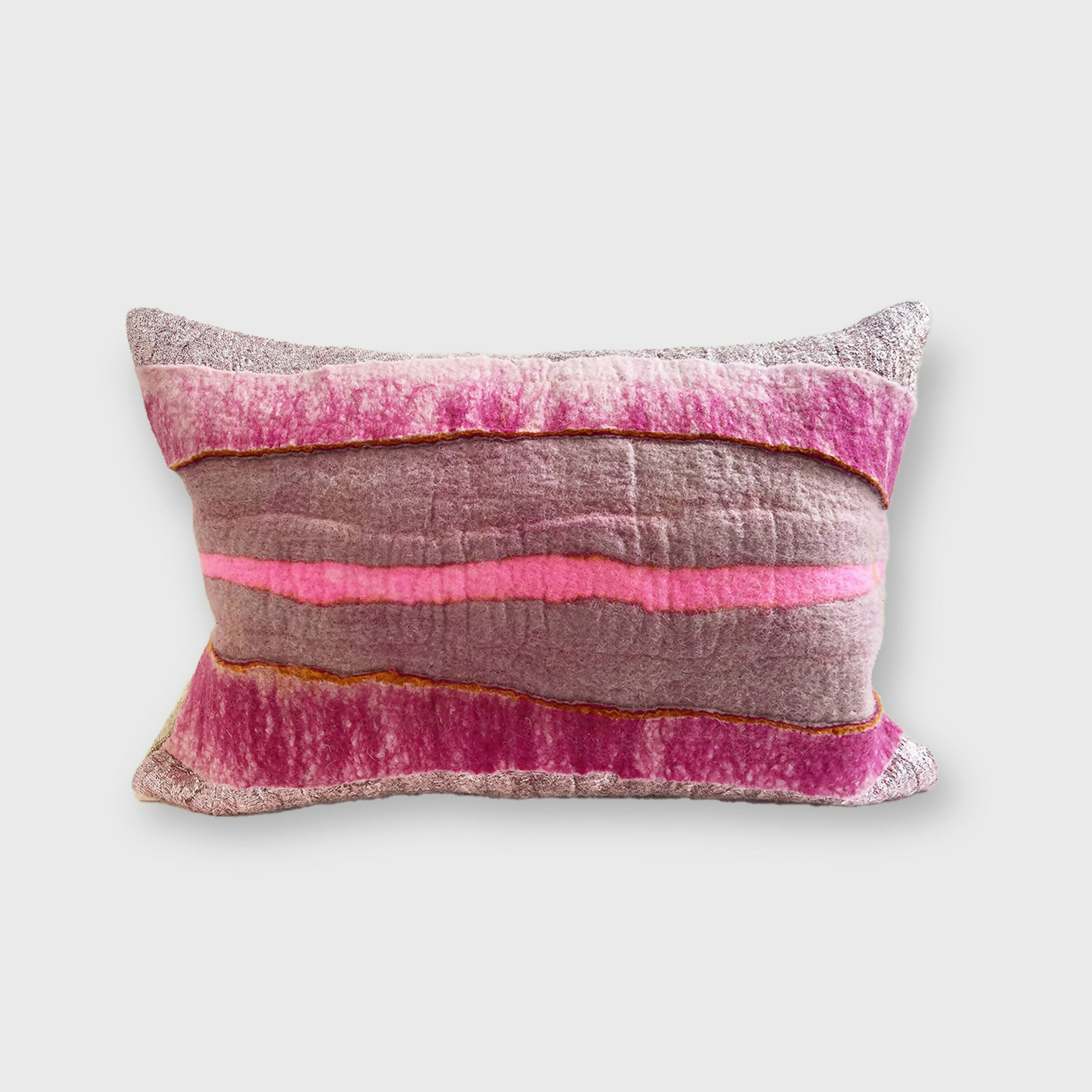 coussin_collection_strates_roses_iv_accords_feutres copie | EMPREINTES Paris
