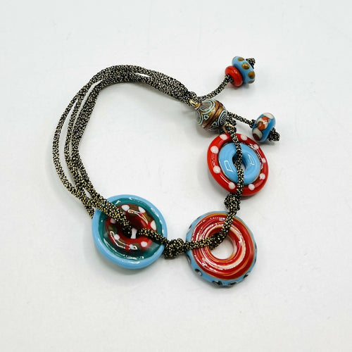 bracelet_perles_en_verre_colore_alix_caille_silice_creation copie | EMPREINTES Paris - EMPREINTES Paris