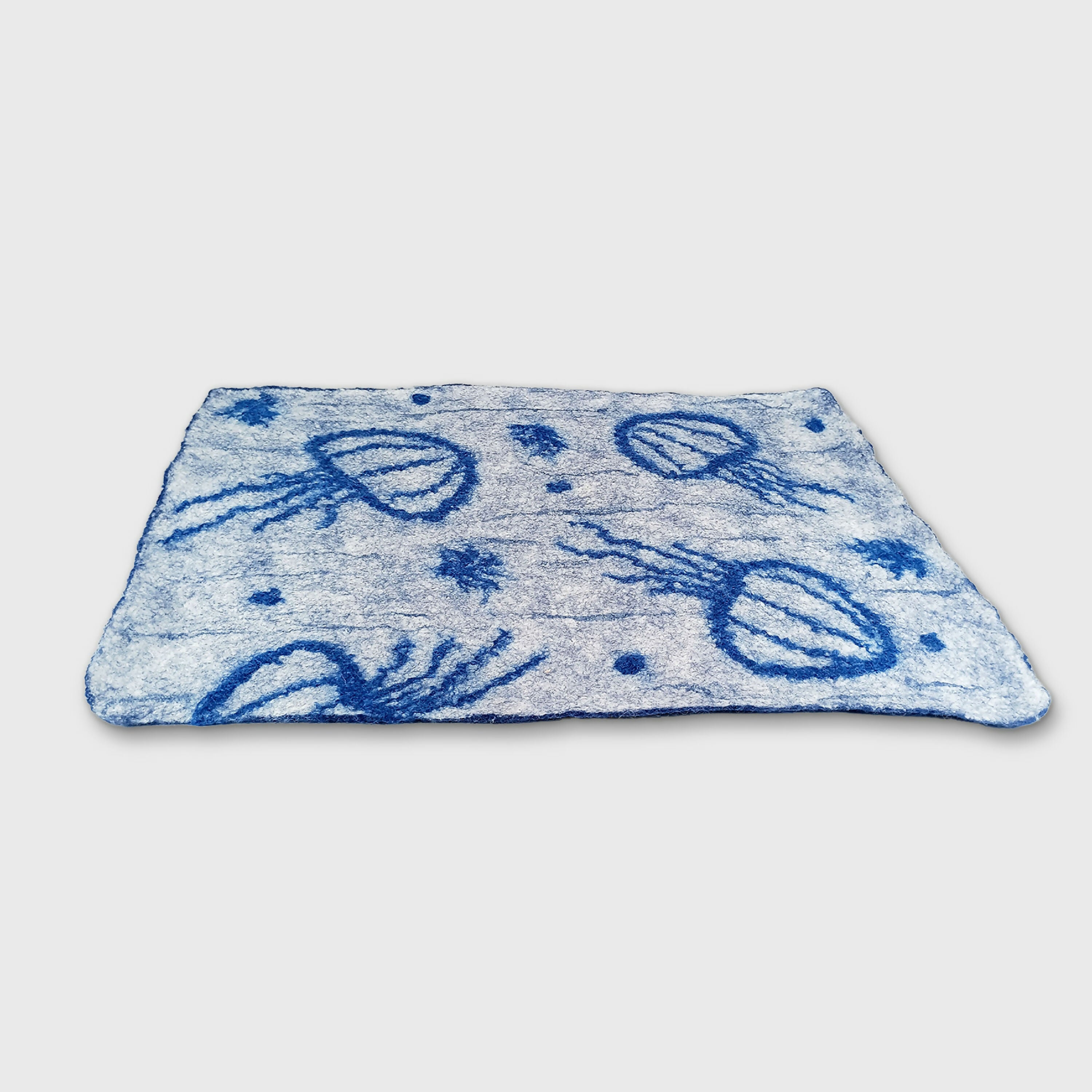 petit_tapis_en_feutre_de_laine_decor_meduses_atelier_lanzetta copie | EMPREINTES Paris