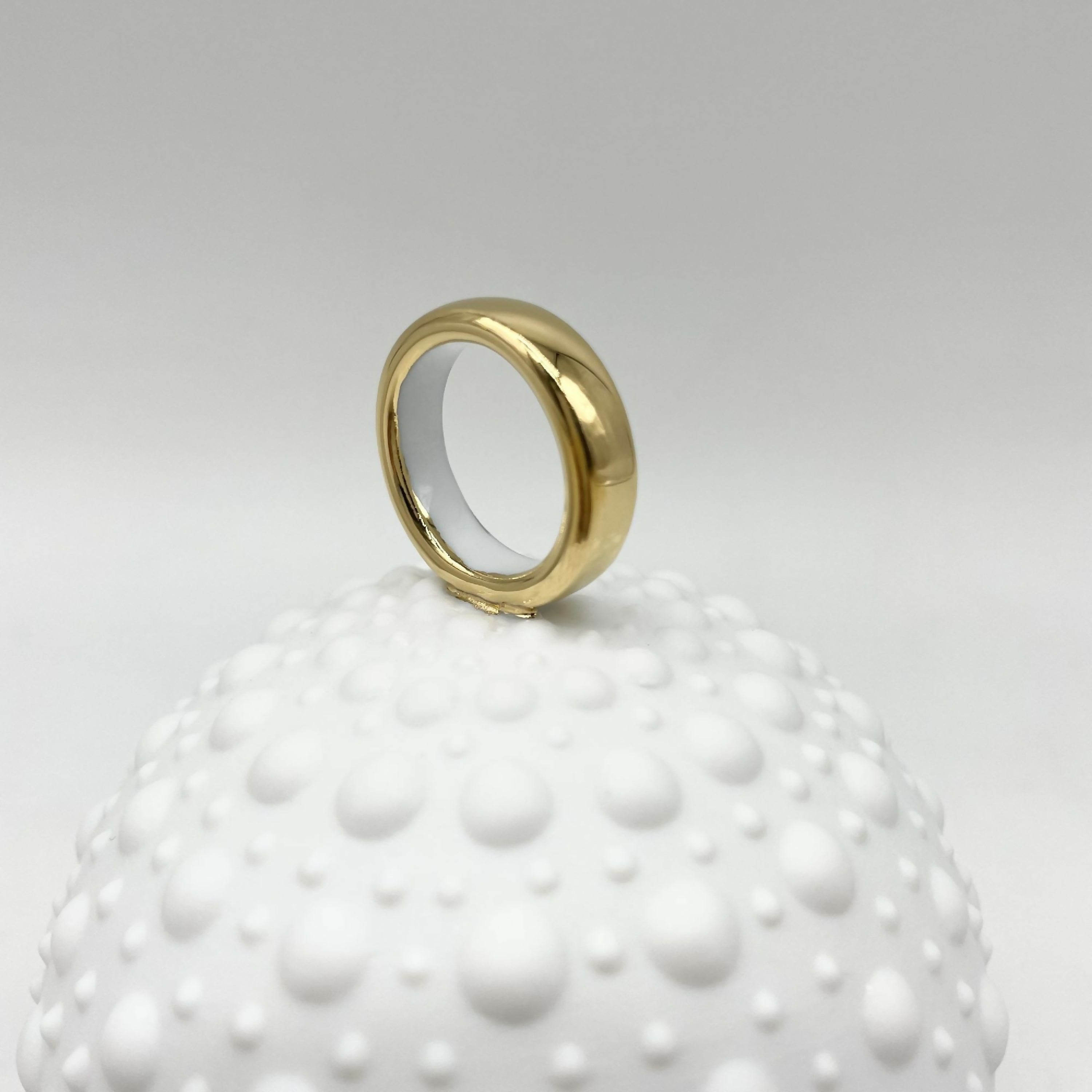 bonbonniere_boule_picots_avec_anneau_en_or_petit_modele_porcelaine_de_limoges_la_seynie copie | EMPREINTES Paris
