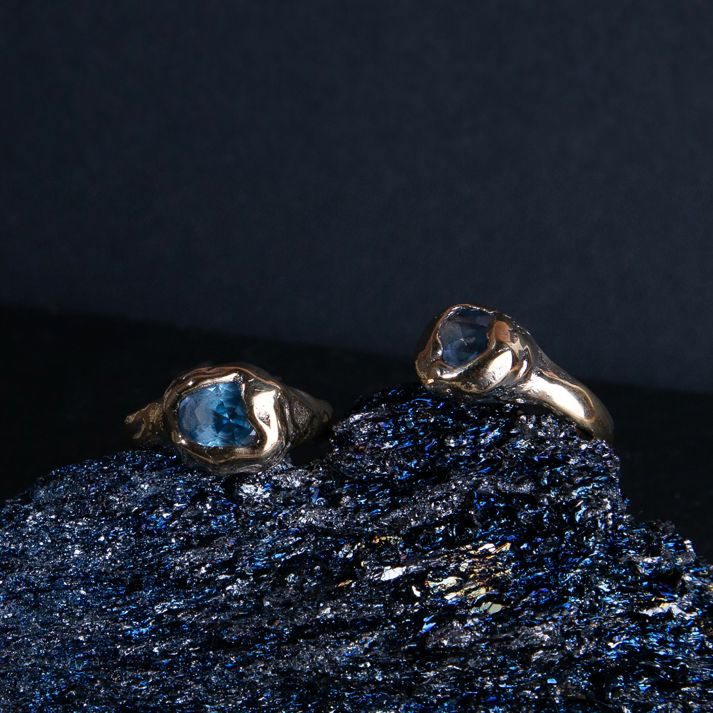 bague_en_bronze_sertie_dun_spinelle_bleue_ovale_organic_ceciluna copie | EMPREINTES Paris