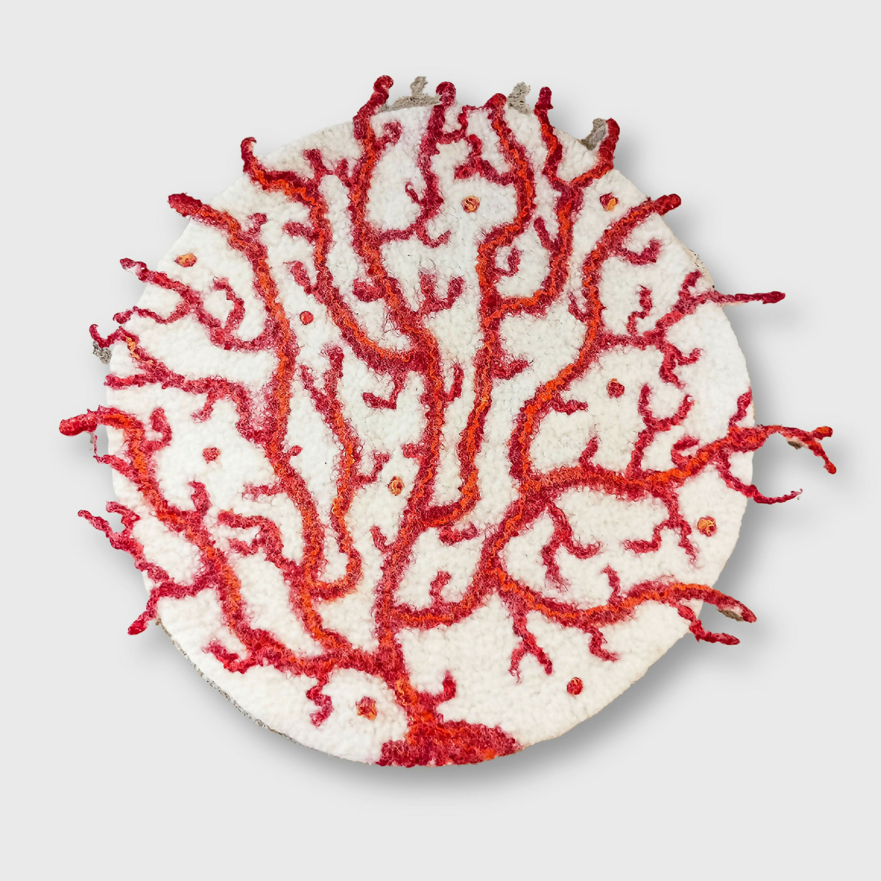 Tenture ronde en feutre de laine décor Corail rouge - lanzetta copie | EMPREINTES Paris