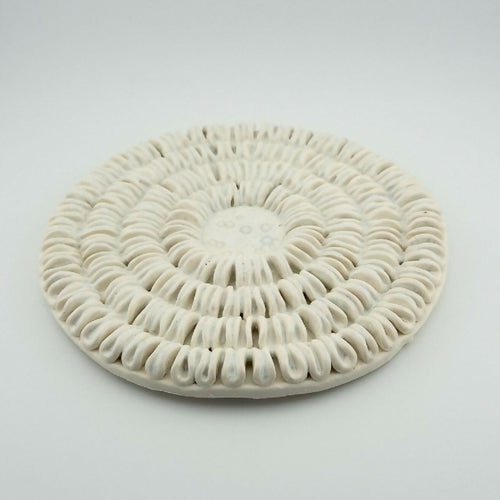 plat_decoratif_en_porcelaine_blanche_coquillage_atelier_coccinelle copie | EMPREINTES Paris - EMPREINTES Paris