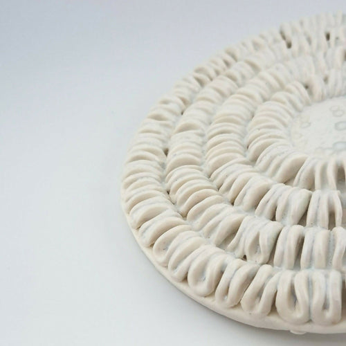 plat_decoratif_en_porcelaine_blanche_coquillage_atelier_coccinelle copie | EMPREINTES Paris - EMPREINTES Paris