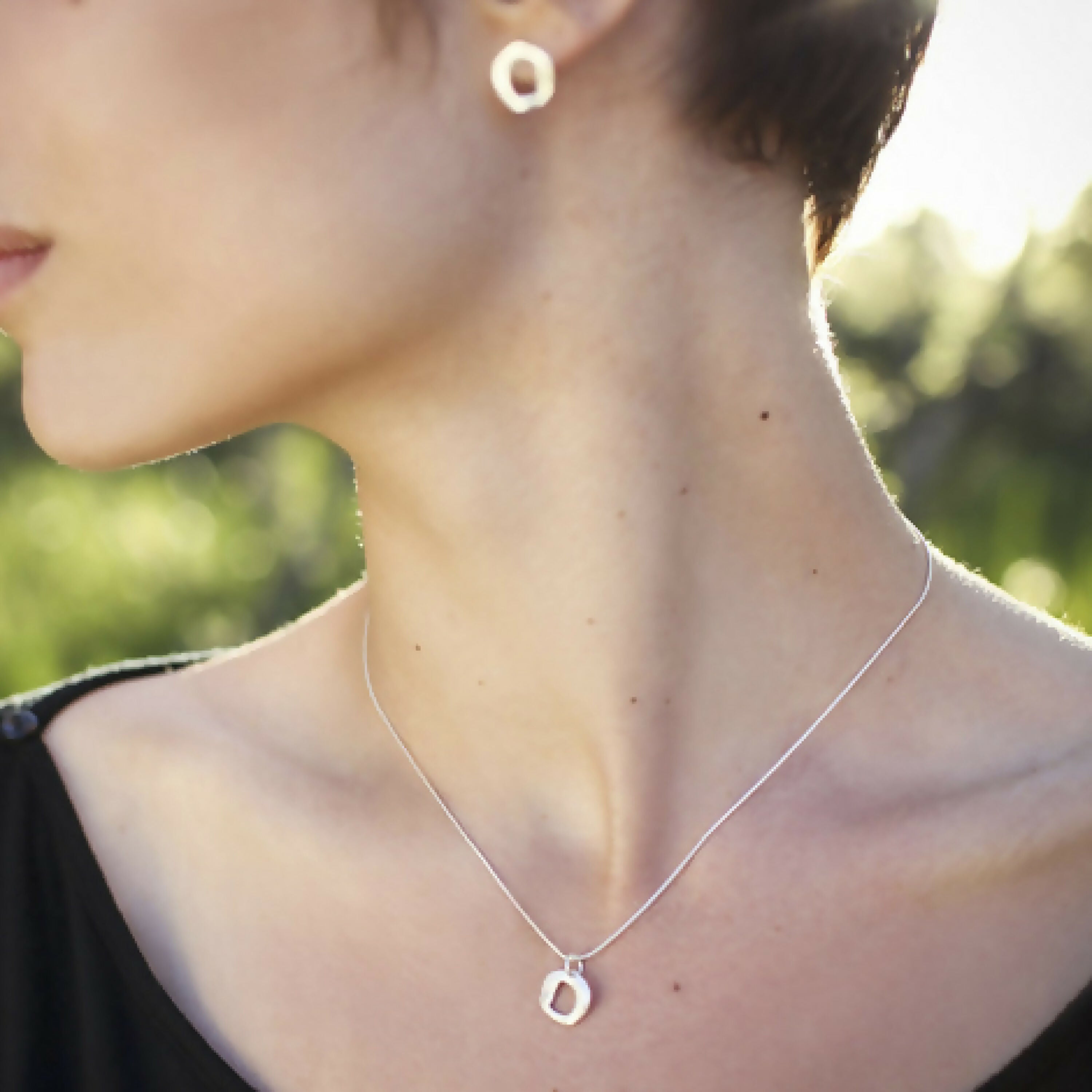 Collier petits cercles texturés en argent massif | EMPREINTES Paris