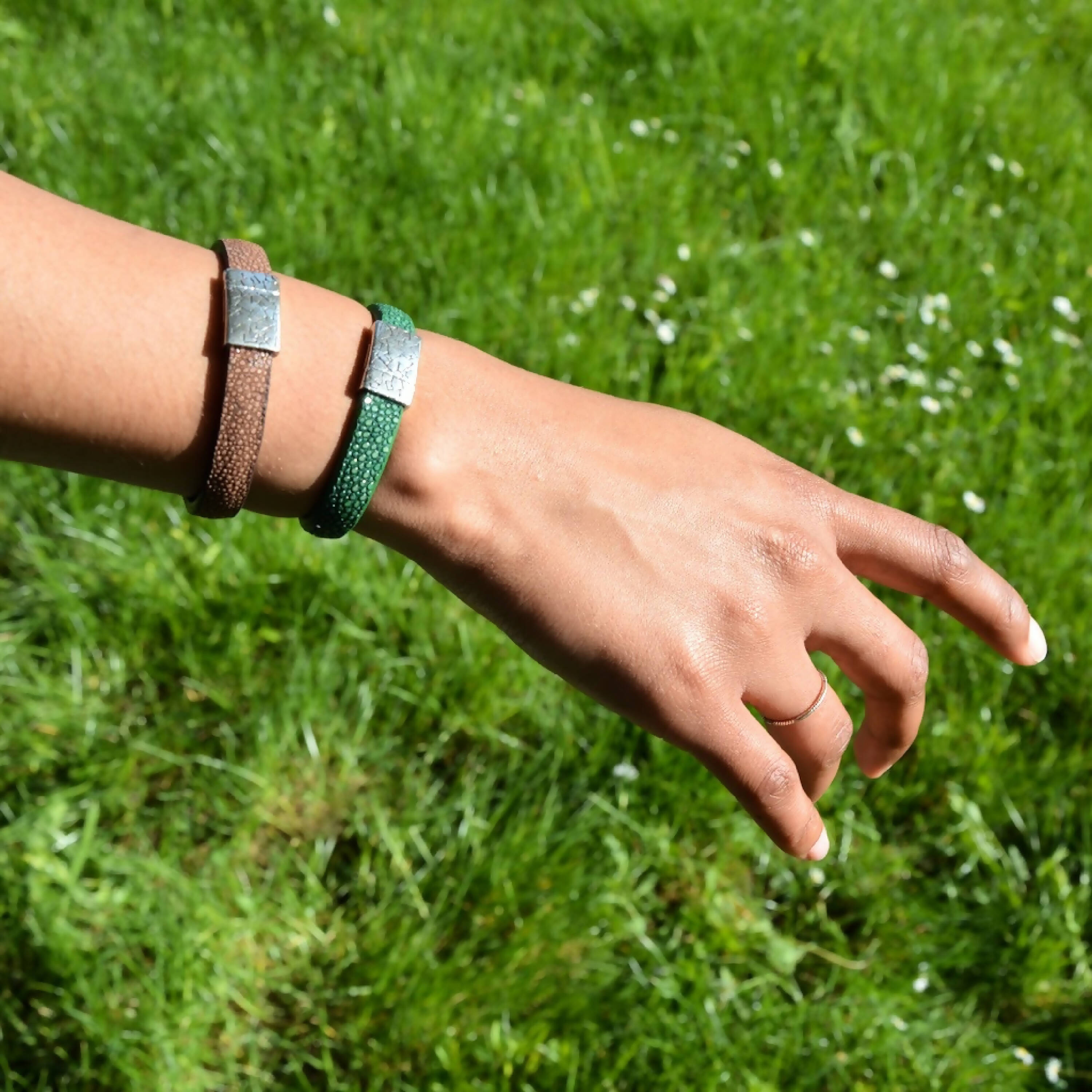 bracelet_en_galuchat_violet_sylvie_zarnowski copie | EMPREINTES Paris