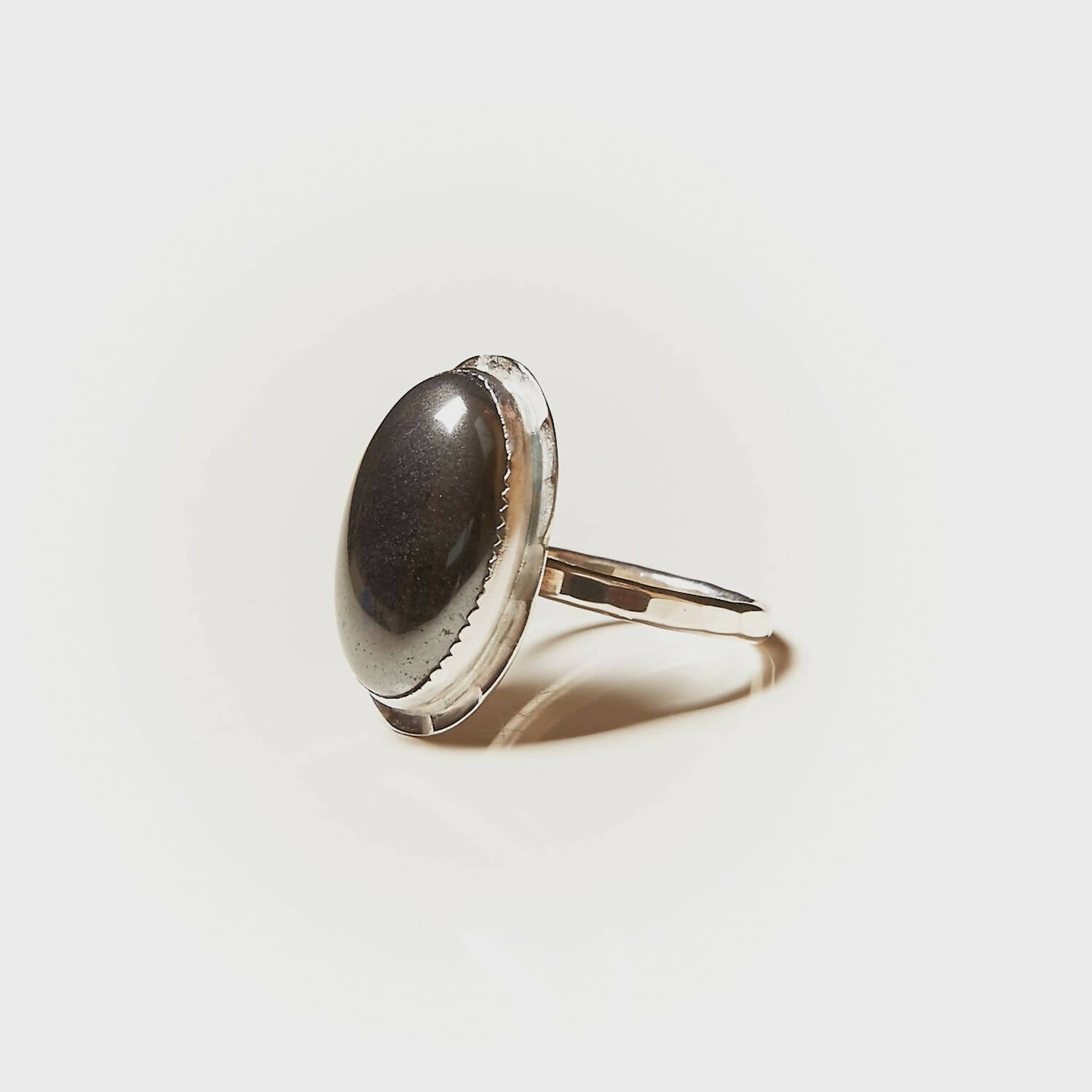 Bague ROSAIA en argent avec une hématite. | EMPREINTES Paris