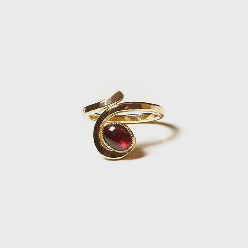 Bague PERCE NEIGE plaqué or avec un grenat. | EMPREINTES Paris - EMPREINTES Paris