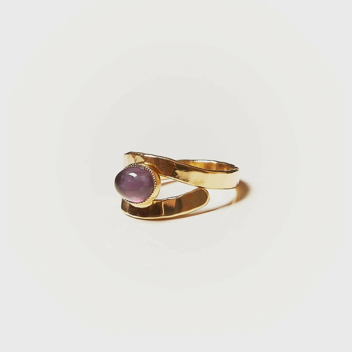 Bague EMULSIA plaqué or avec une améthyste. | EMPREINTES Paris
