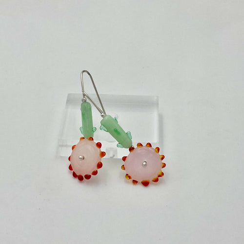 Boucles d'oreilles Tournesols rose opaline, points rouge et tiges vertes | EMPREINTES Paris - EMPREINTES Paris