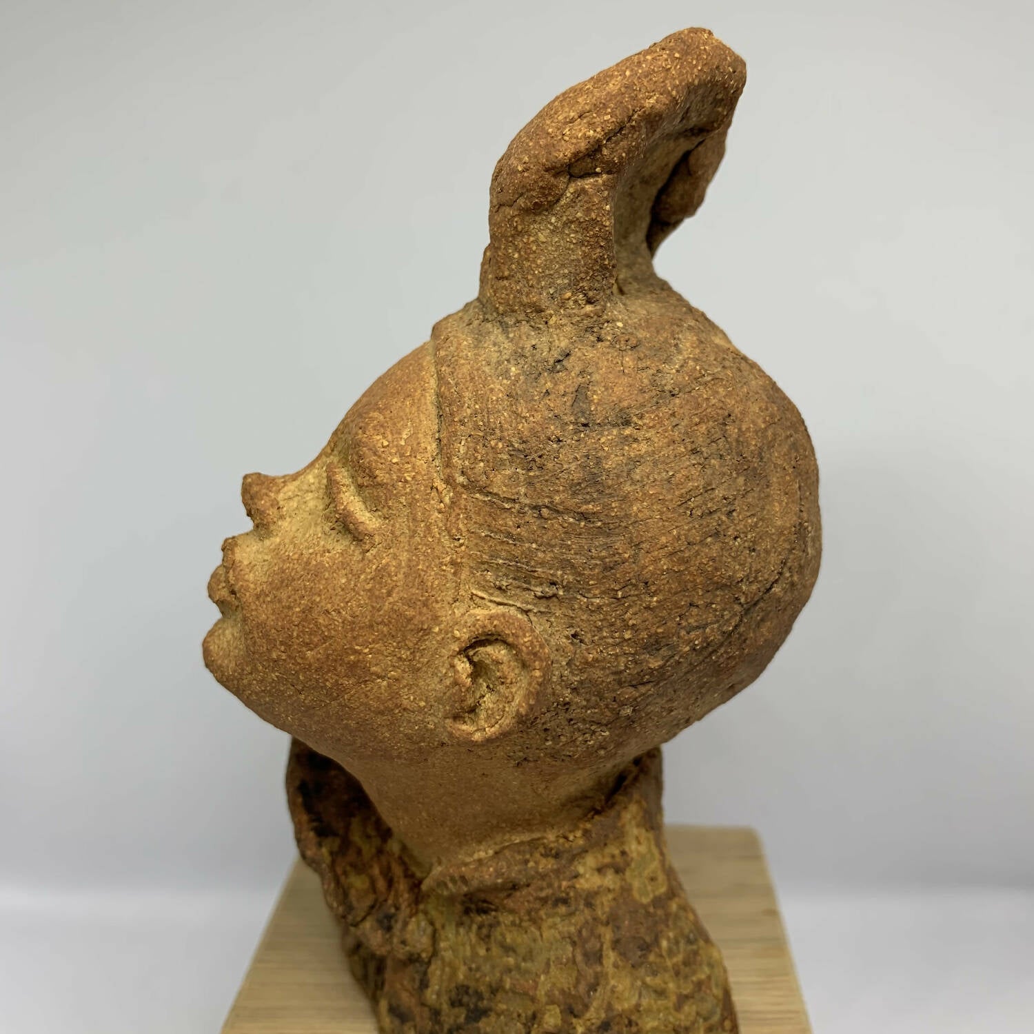 Sculpture Buste de femme sur socle en bois | EMPREINTES Paris | EMPREINTES Paris
