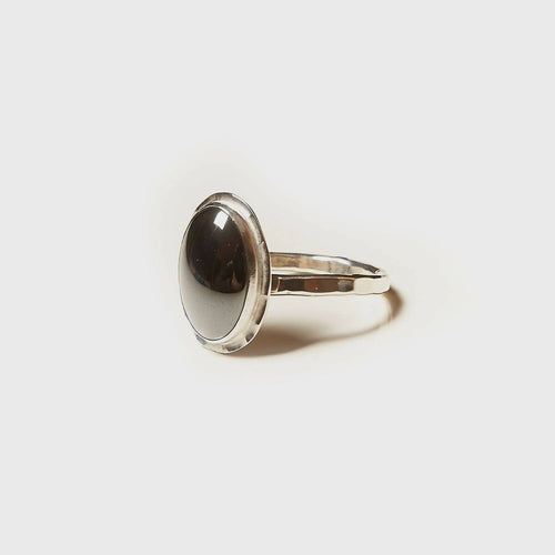 Bague GLAIA en argent avec une hématite. | EMPREINTES Paris - EMPREINTES Paris