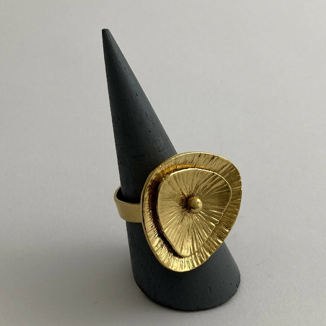 Bague réglable en étain dorée 11 | EMPREINTES Paris
