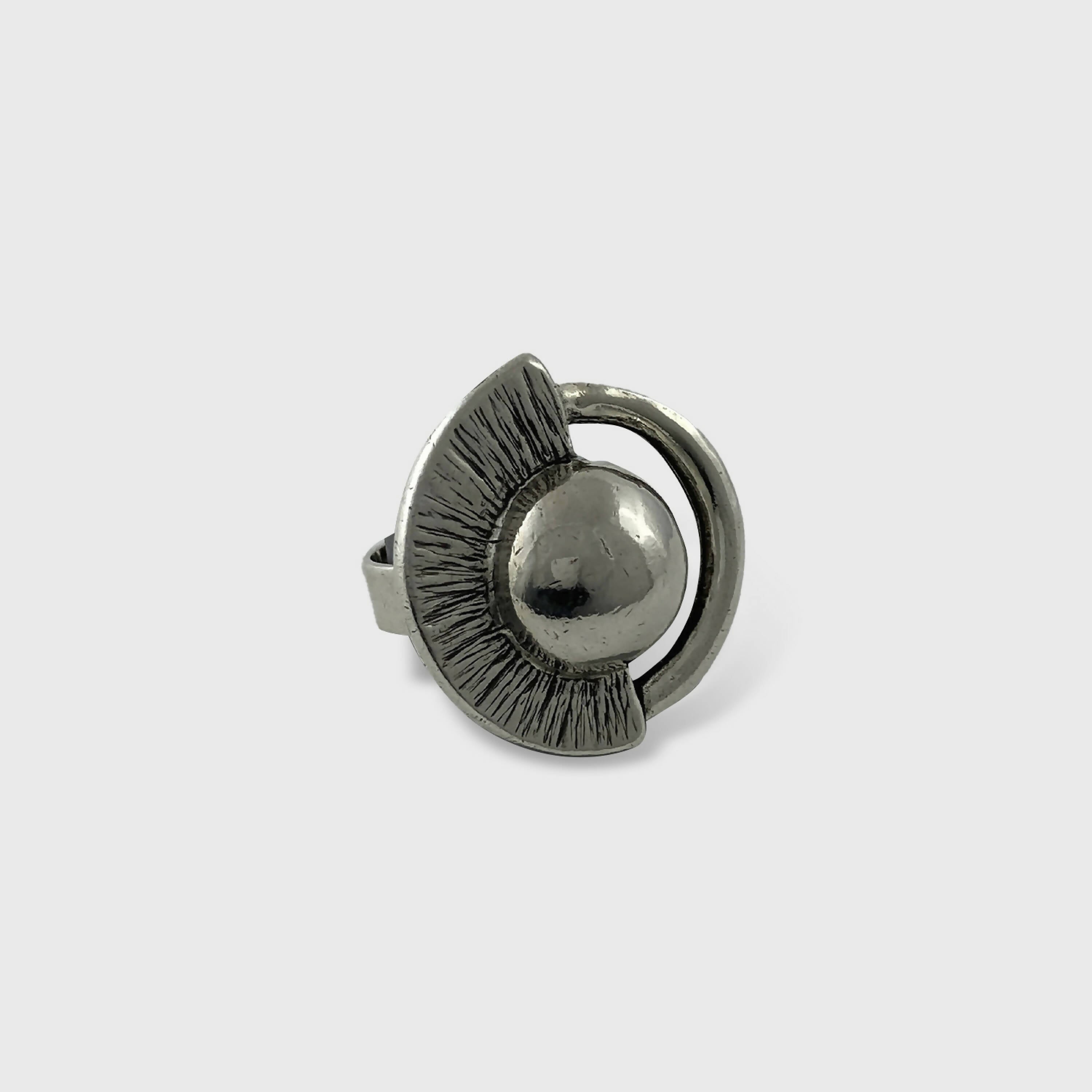 Bague réglable en étain argentée 2 | EMPREINTES Paris