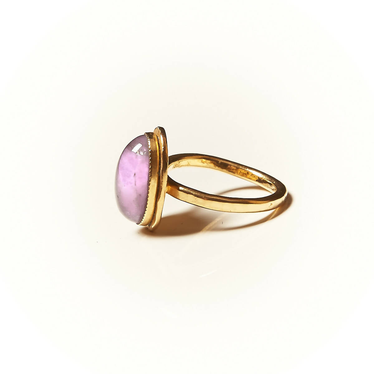 Bague GLAIA plaqué or avec une améthyste. | EMPREINTES Paris