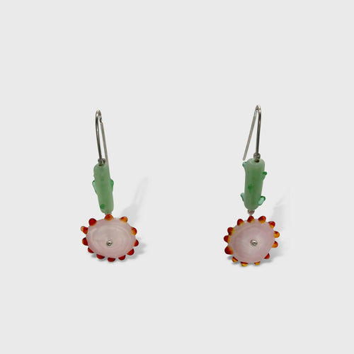 Boucles d'oreilles Tournesols rose opaline, points rouge et tiges vertes | EMPREINTES Paris - EMPREINTES Paris