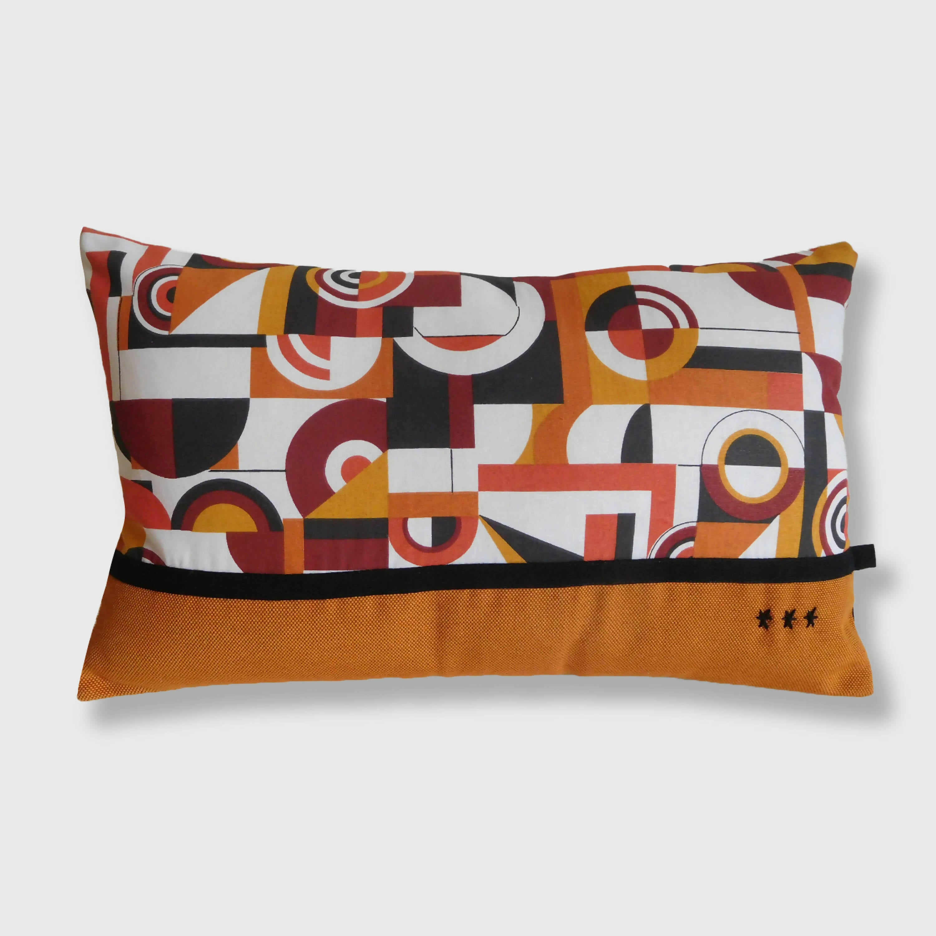 Coussin Géométric petit modèle bicolore orange | EMPREINTES Paris