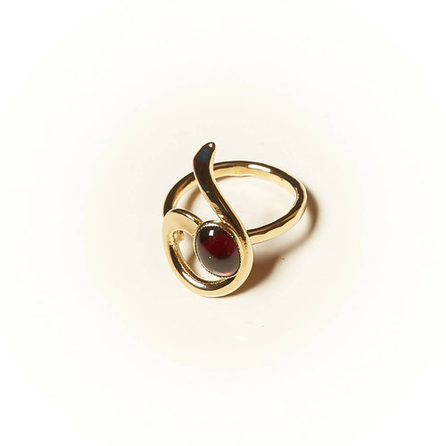 Bague LIZAE plaqué or avec un grenat. | EMPREINTES Paris - EMPREINTES Paris