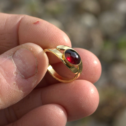 Bague EMULSIA plaqué or avec un grenat. | EMPREINTES Paris - EMPREINTES Paris