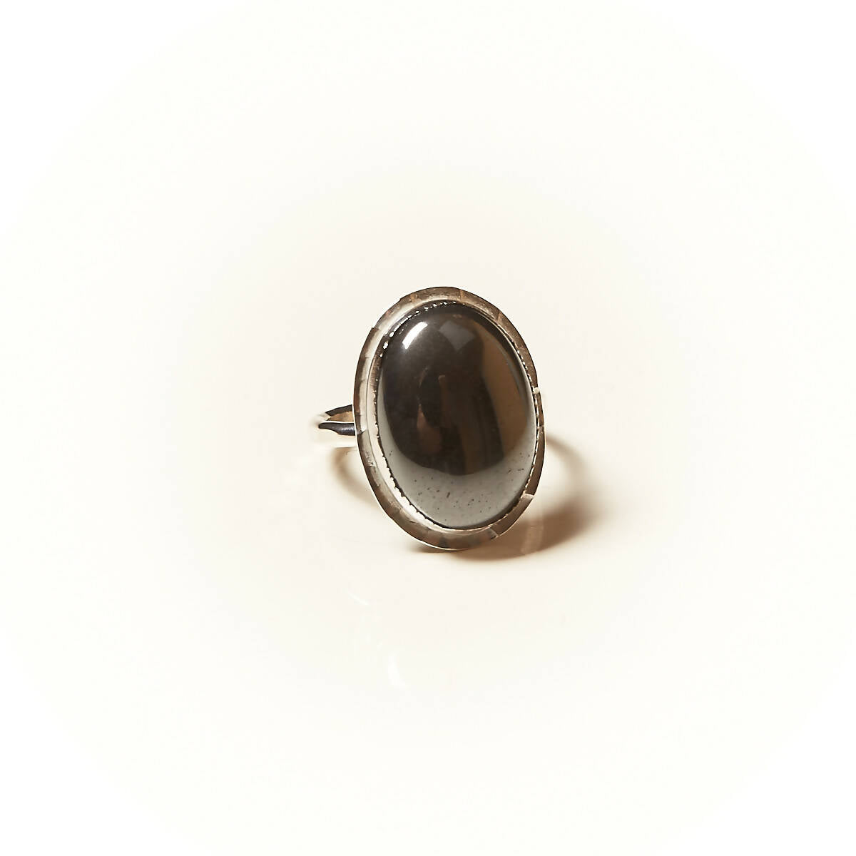 Bague ROSAIA en argent avec une hématite. | EMPREINTES Paris