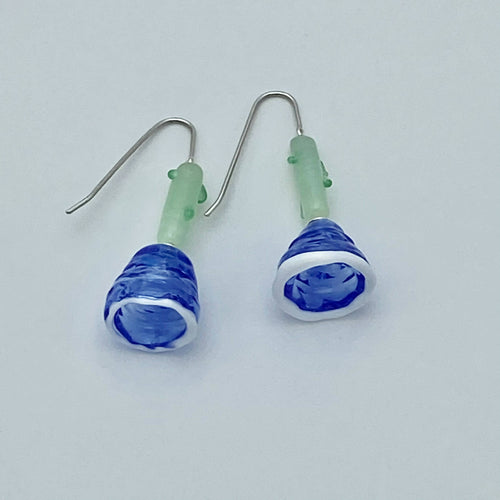 Boucles d'oreilles petites corolles bleues sur tiges | EMPREINTES Paris - EMPREINTES Paris