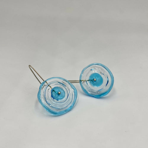 boucles_doreilles_coquelicot_disque_bleu_limpide_lathoumetie_helene | EMPREINTES Paris - EMPREINTES Paris