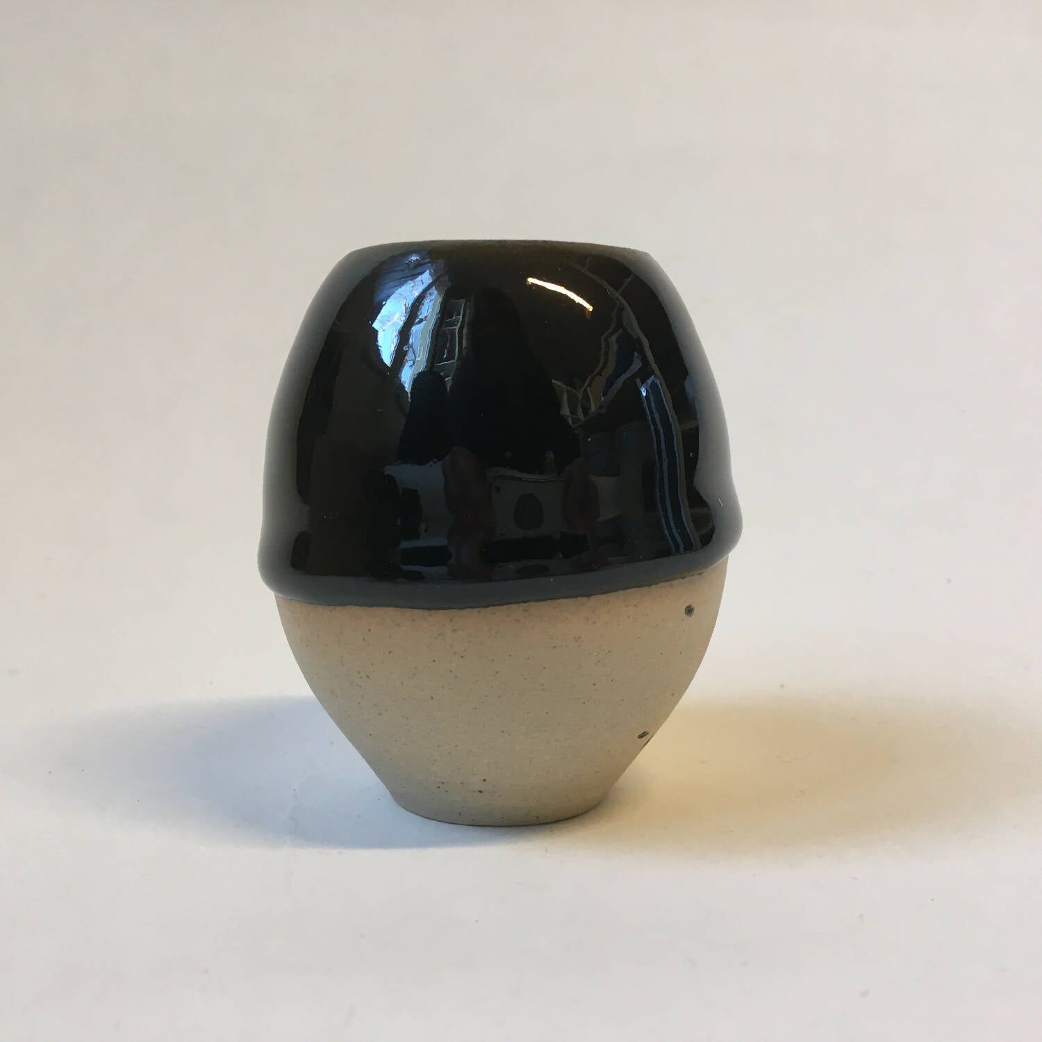 Petit Vase Noir-Oribe n°1 en grès | EMPREINTES Paris
