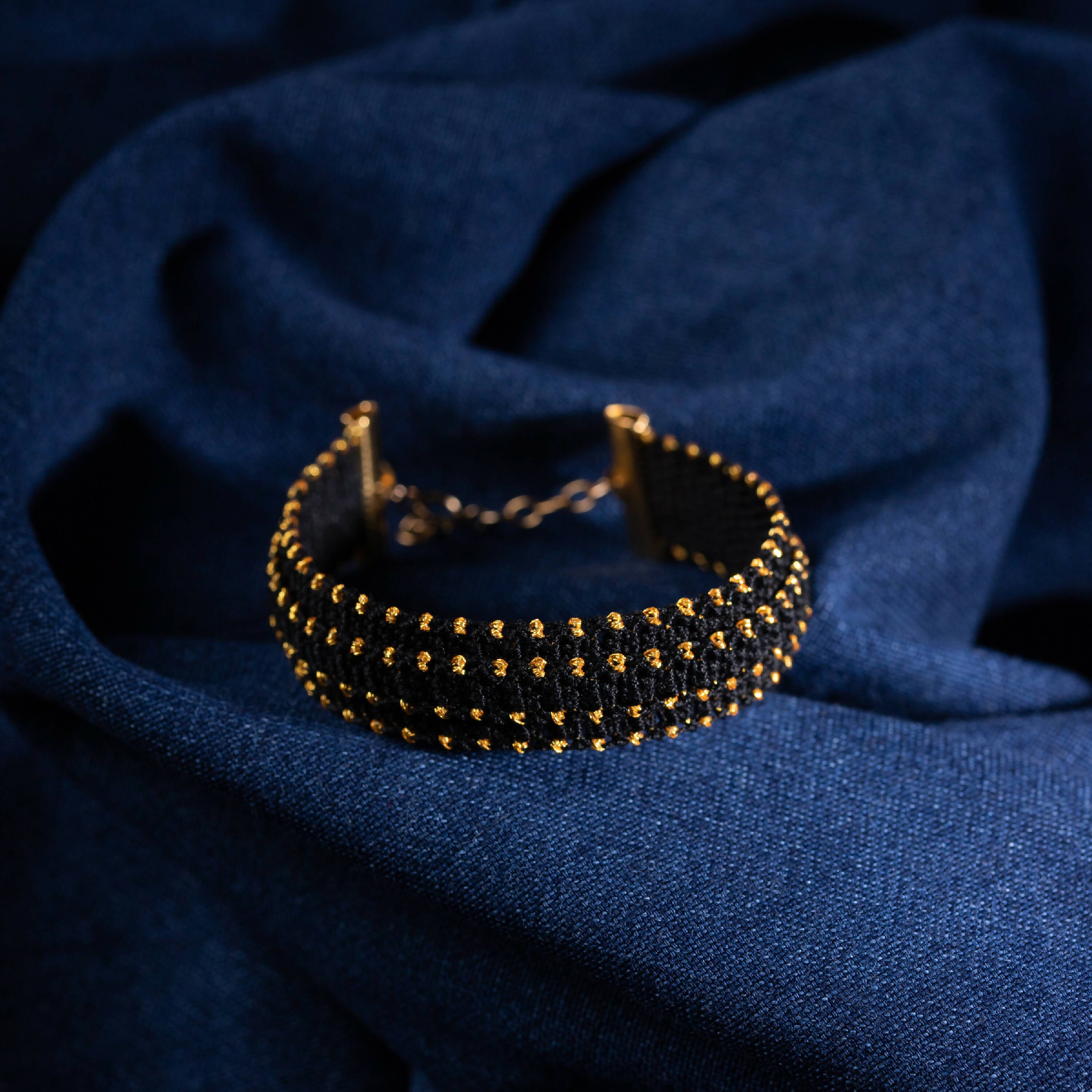Bracelet dentelle Karra bandeaux superposés noir | EMPREINTES Paris | EMPREINTES Paris