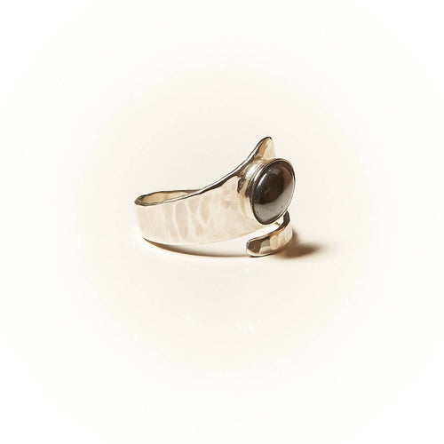 Bague ROMAE en argent avec une hématite. | EMPREINTES Paris - EMPREINTES Paris
