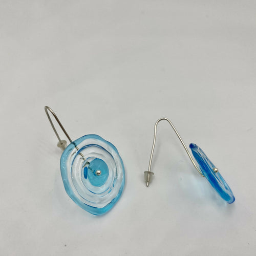 boucles_doreilles_coquelicot_disque_bleu_limpide_lathoumetie_helene | EMPREINTES Paris - EMPREINTES Paris