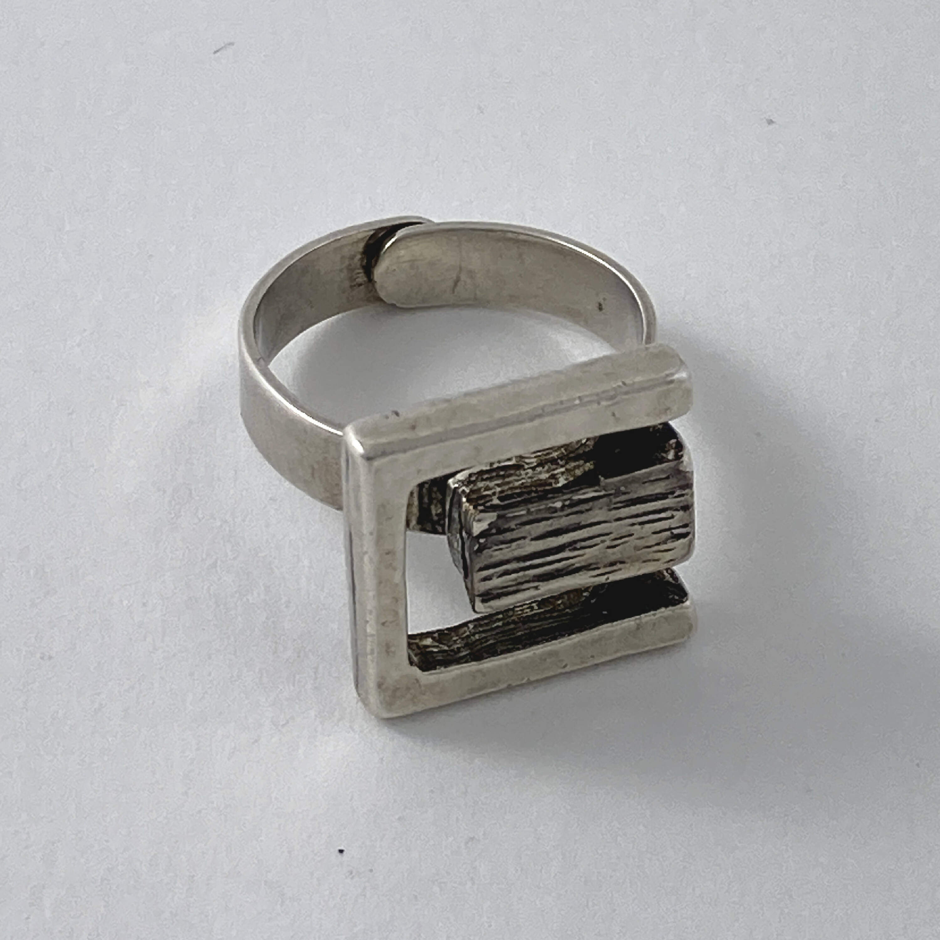 Bague réglable en étain argentée 4 | EMPREINTES Paris