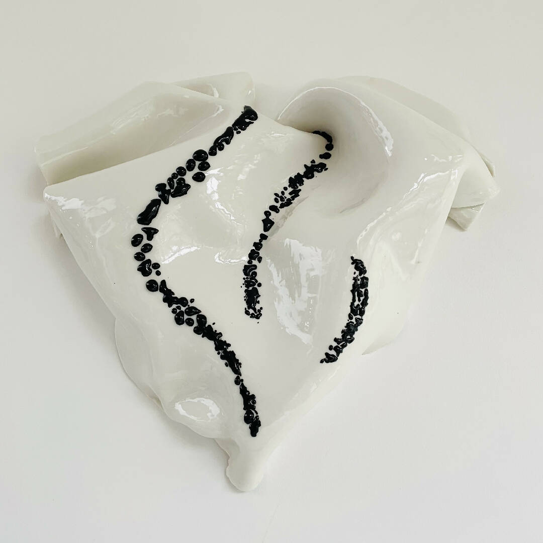 Bas relief tableau collection cœur porcelaine verre noire | EMPREINTES Paris | EMPREINTES Paris