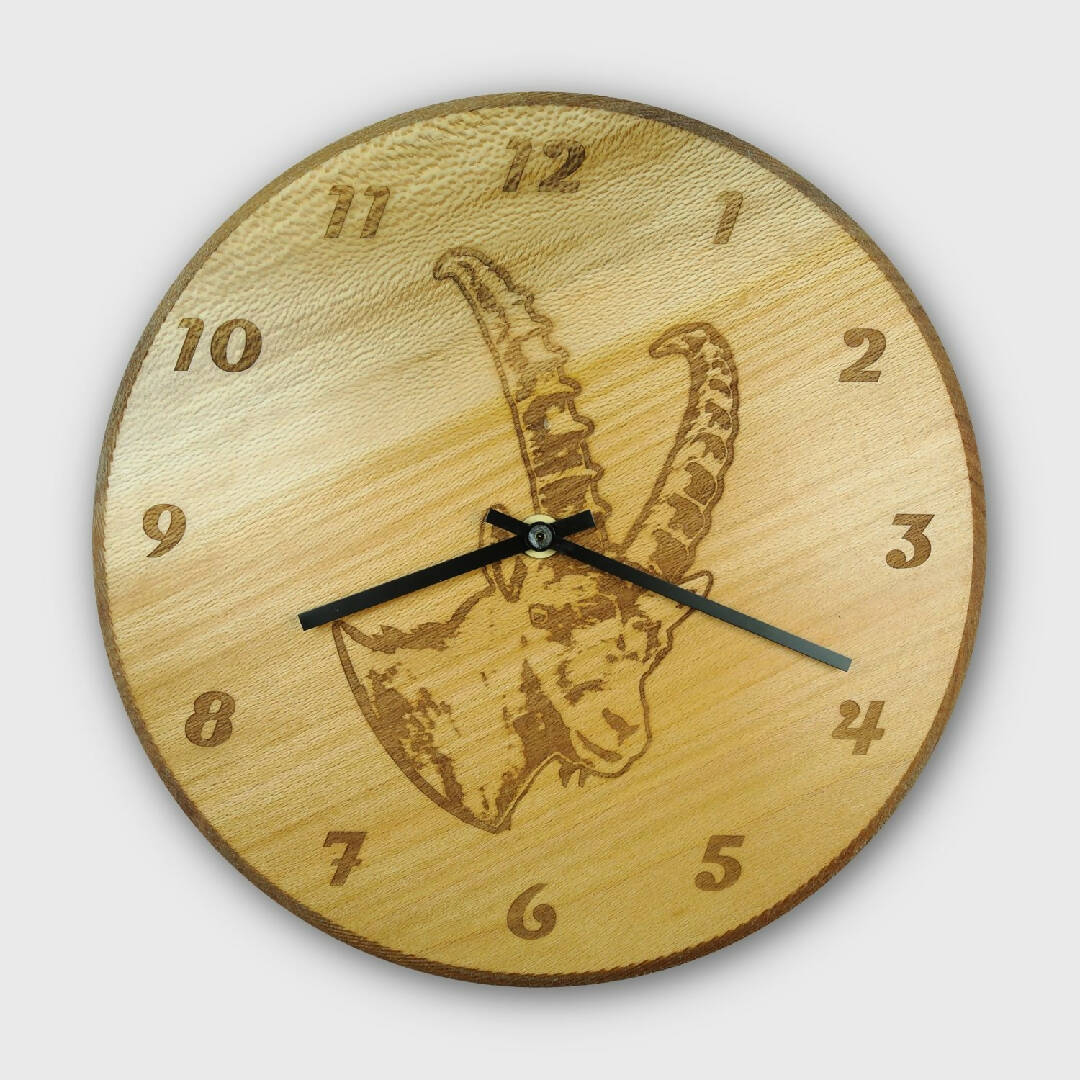 Pendule murale Bouquetin en platane | EMPREINTES Paris